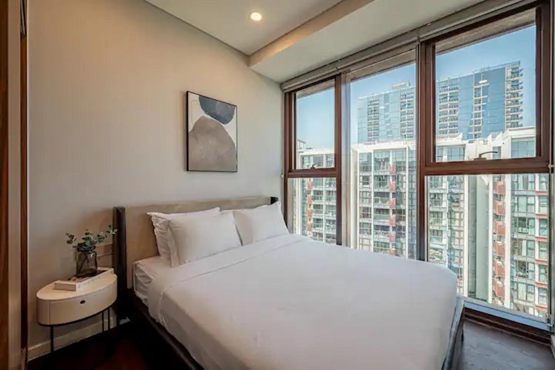 THE METROPOLE -Complex 