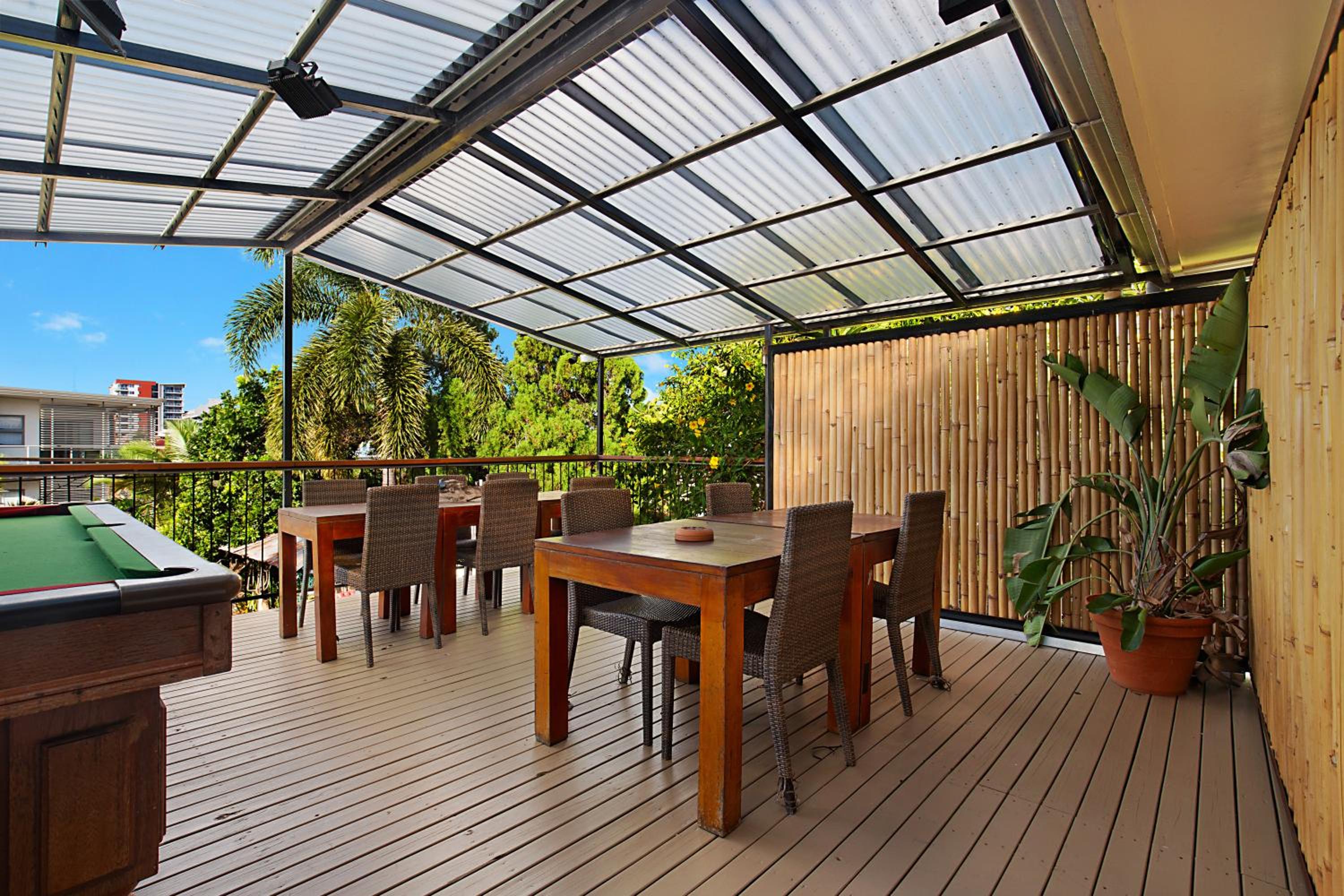 Gladstone Backpackers