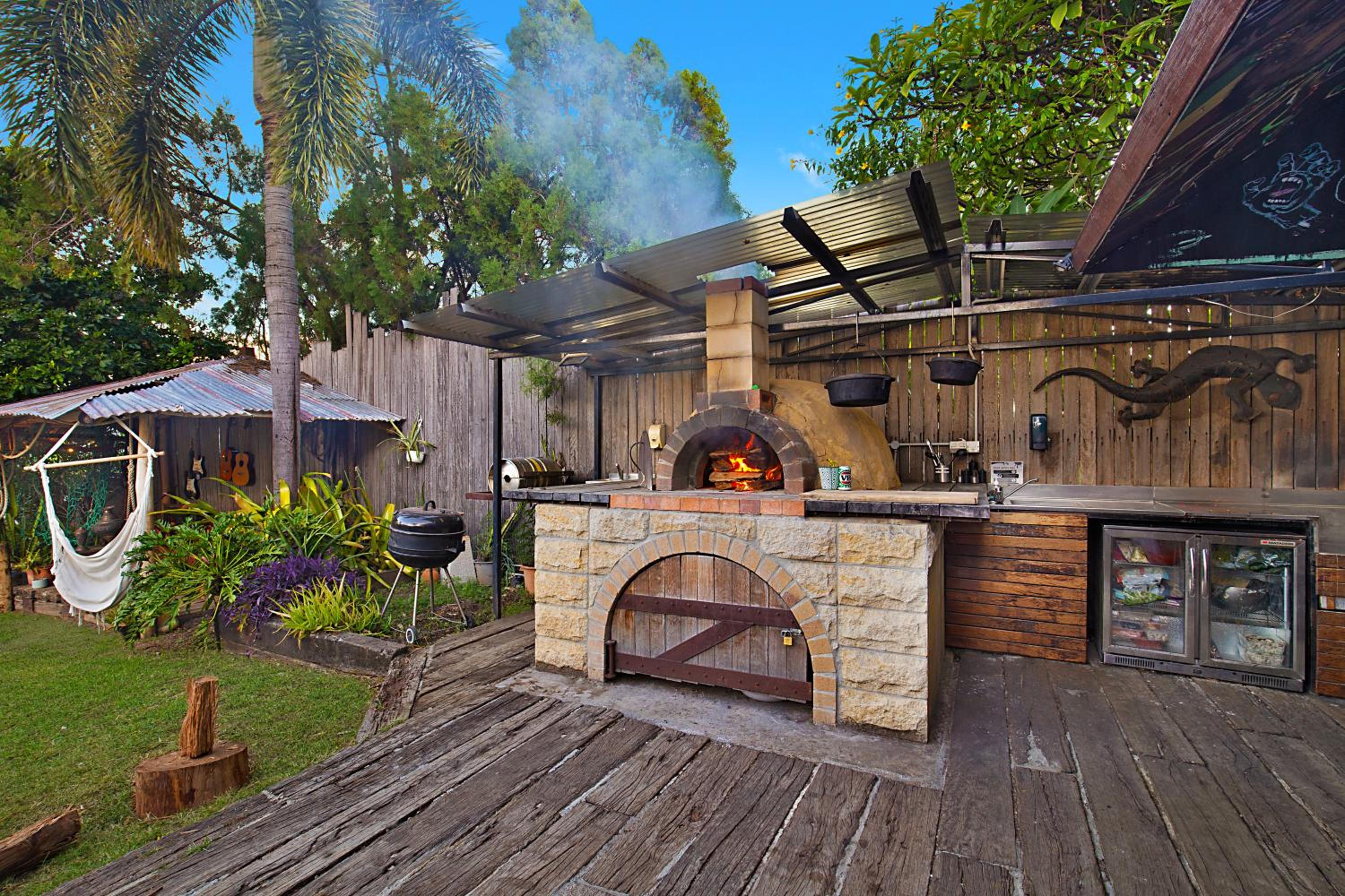 Gladstone Backpackers