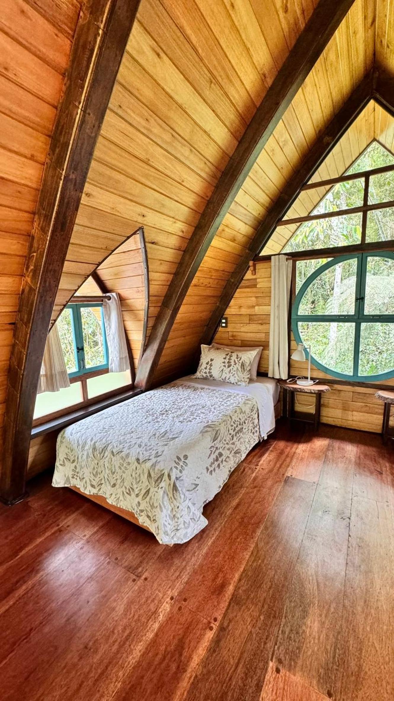 Sacha Urco Lodge -Private Cloud Forest Reserve in Mindo- 4x4 recommended March-April