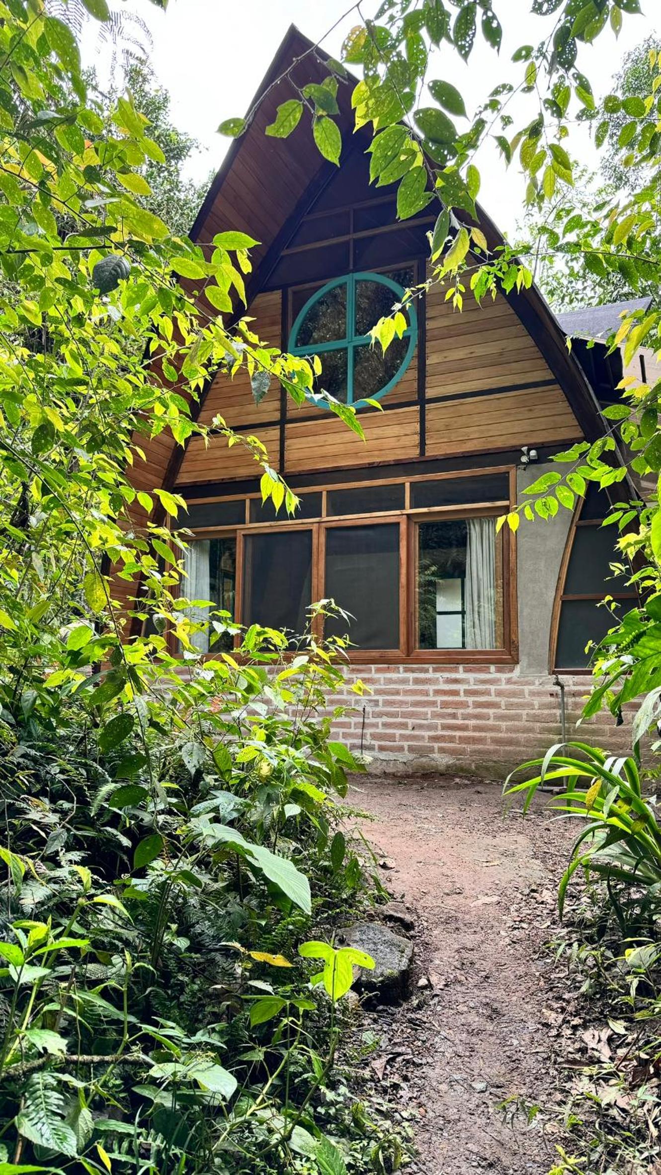 Sacha Urco Lodge -Private Cloud Forest Reserve in Mindo- 4x4 recommended March-April