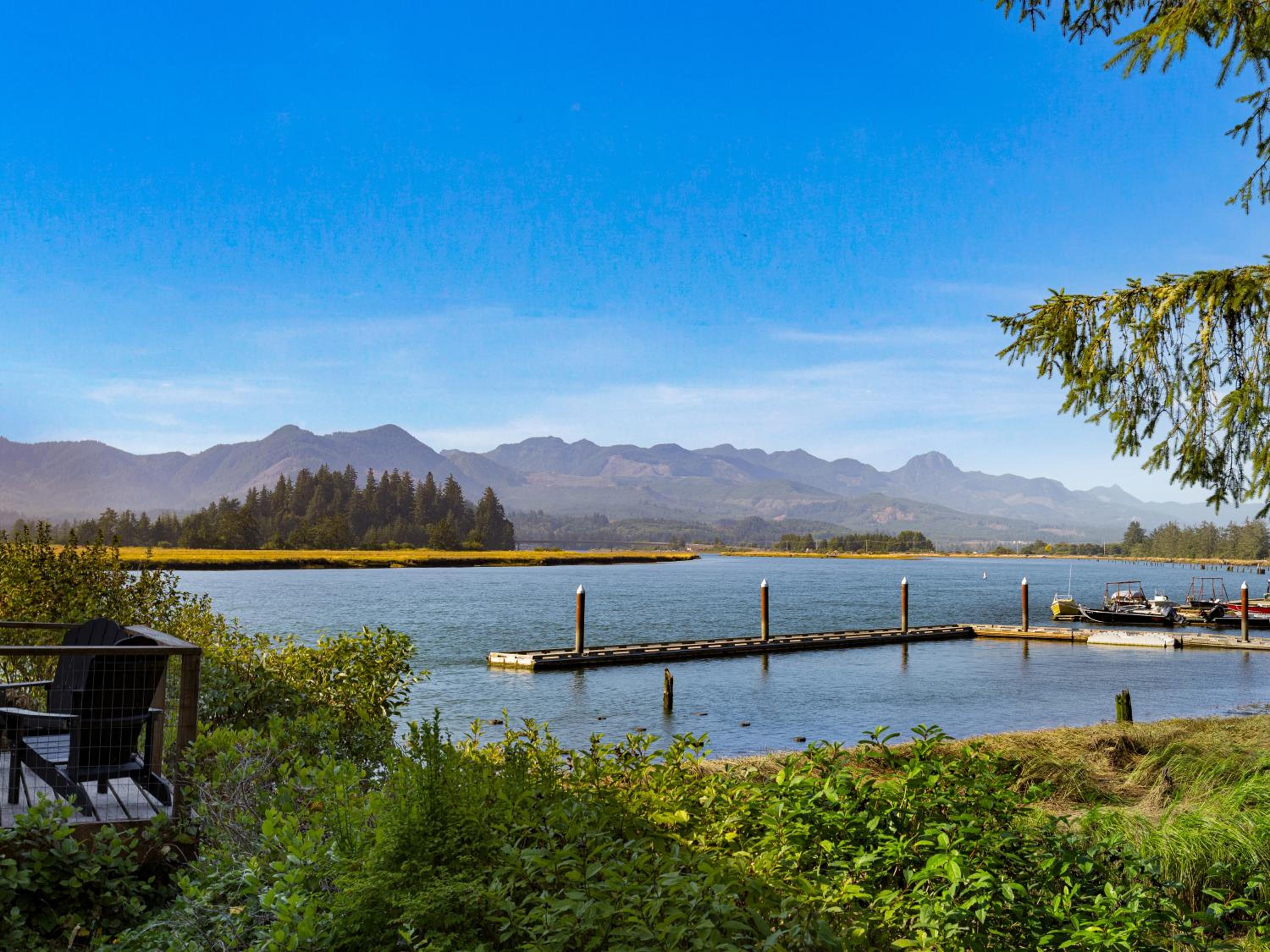 Wheeler on the Bay Lodge and Marina