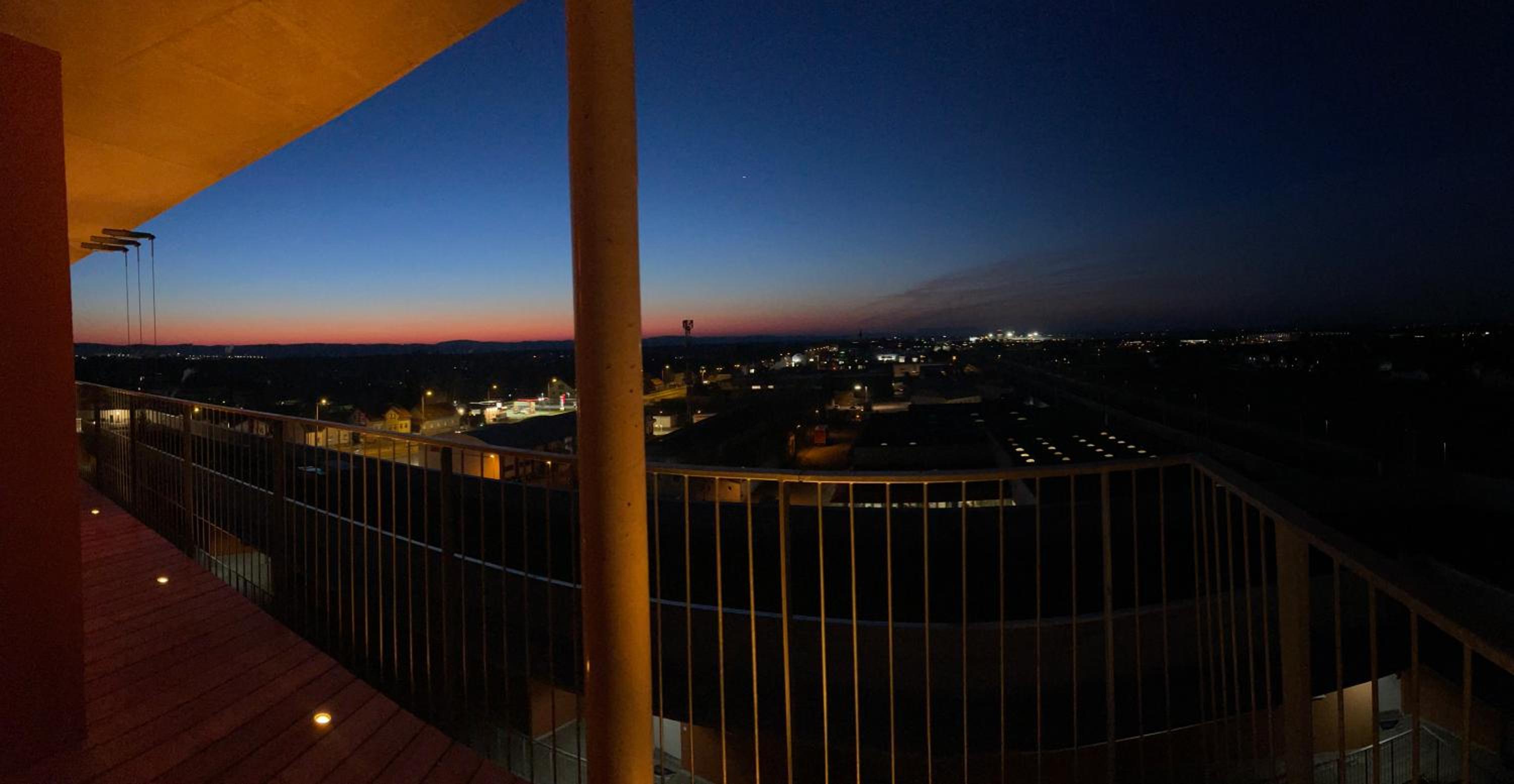 100 qm Penthouse, Self-Check-In, 2 Parkplätze