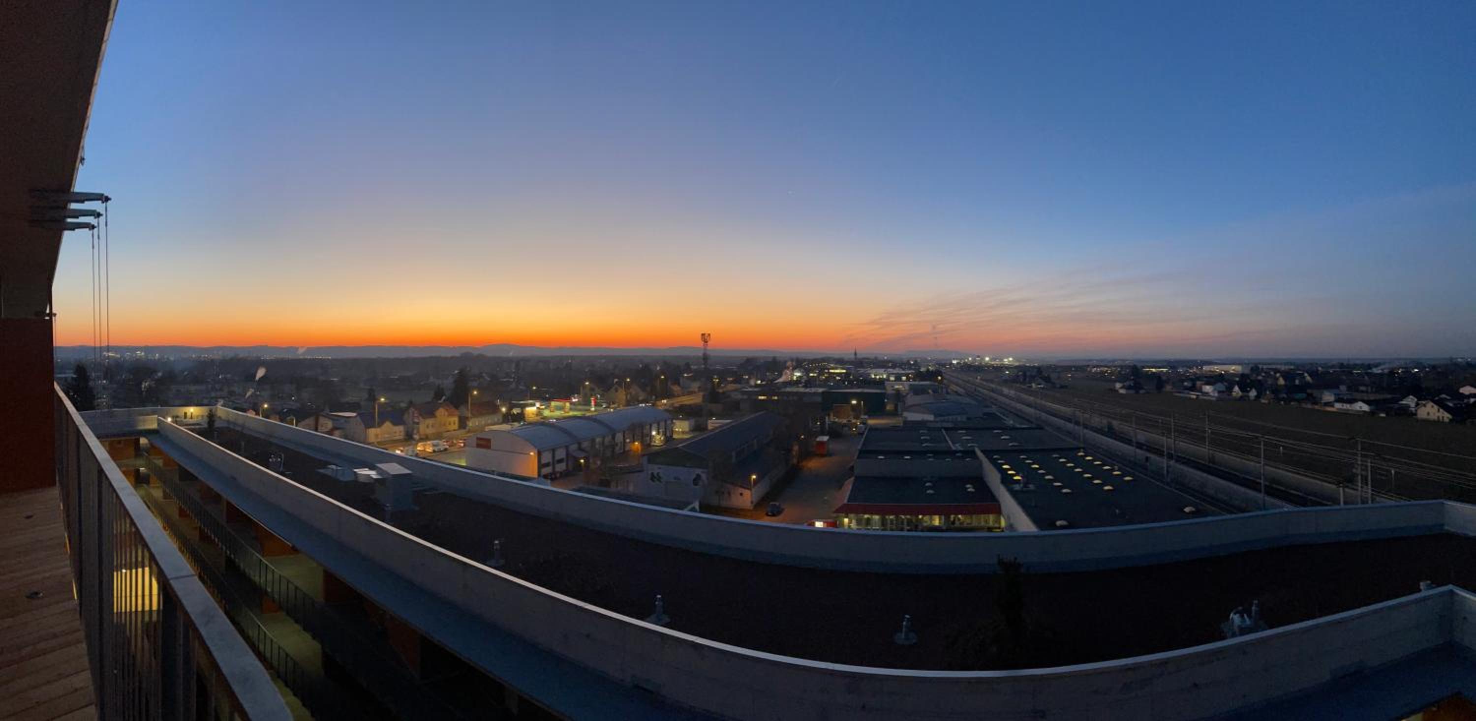 100 qm Penthouse, Self-Check-In, 2 Parkplätze