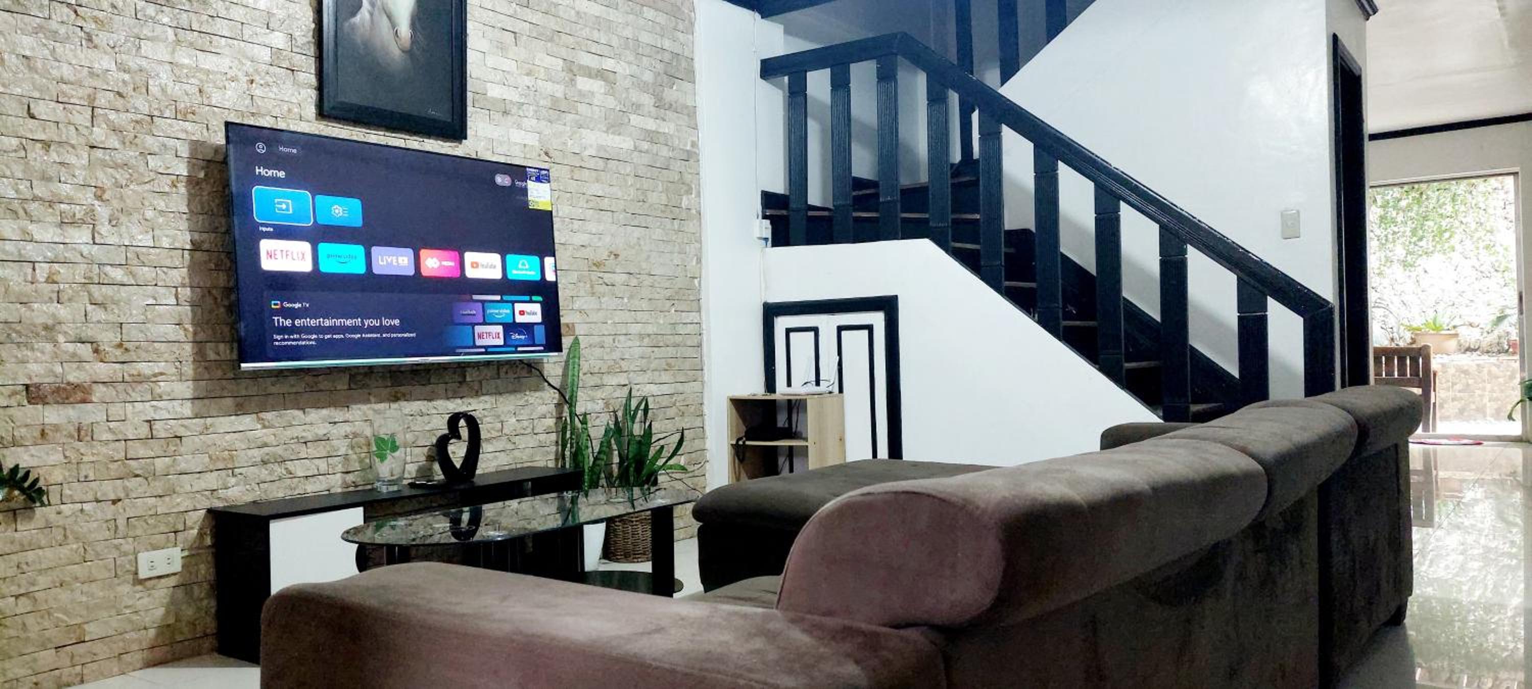 Chloe's Homestay - Baguio Spacious 3BR Corner Rowhouse for Family & Friends Getaways view 2