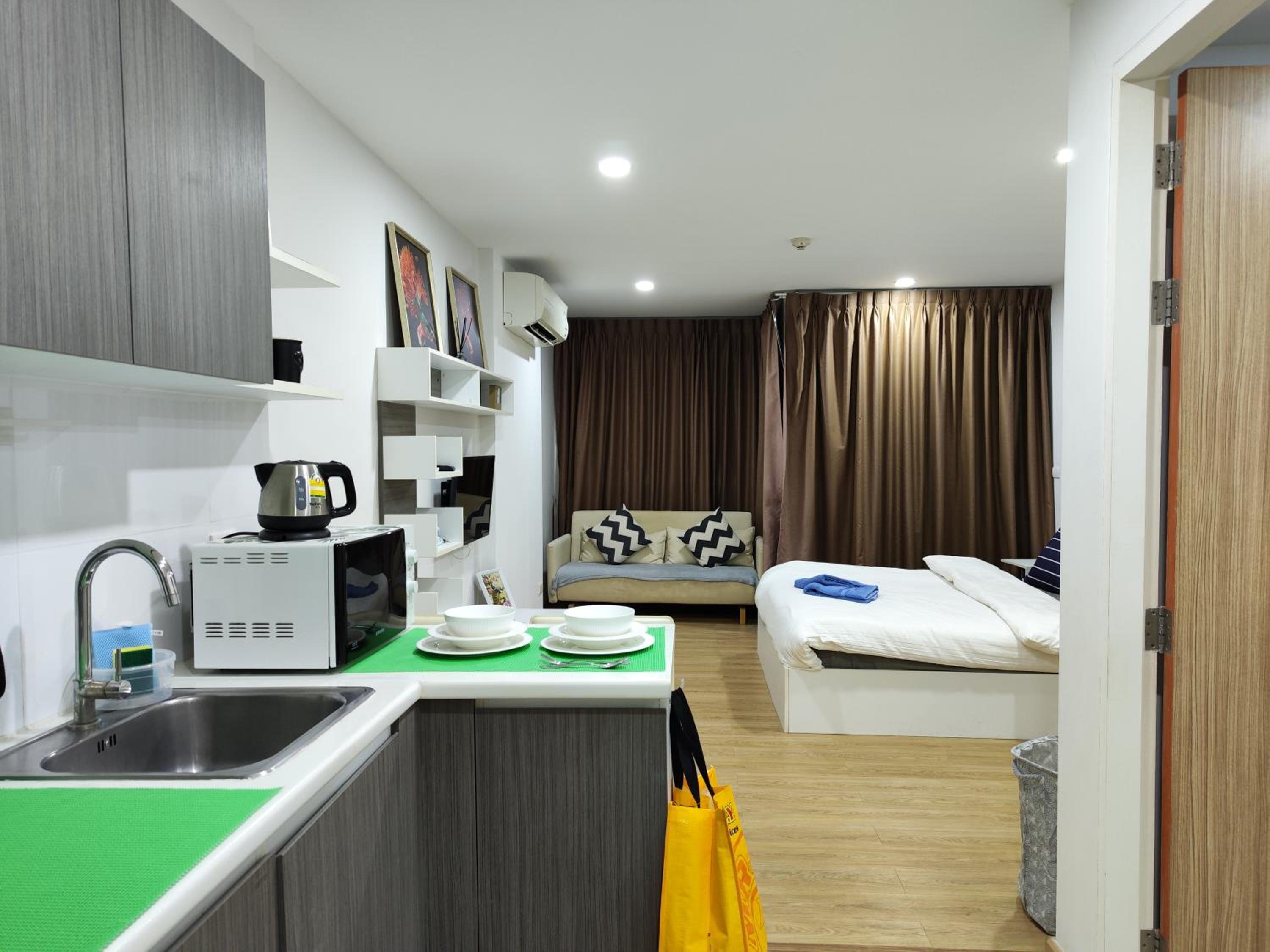 7 Floor - Mountain view Studio room at OZC near Kata beach