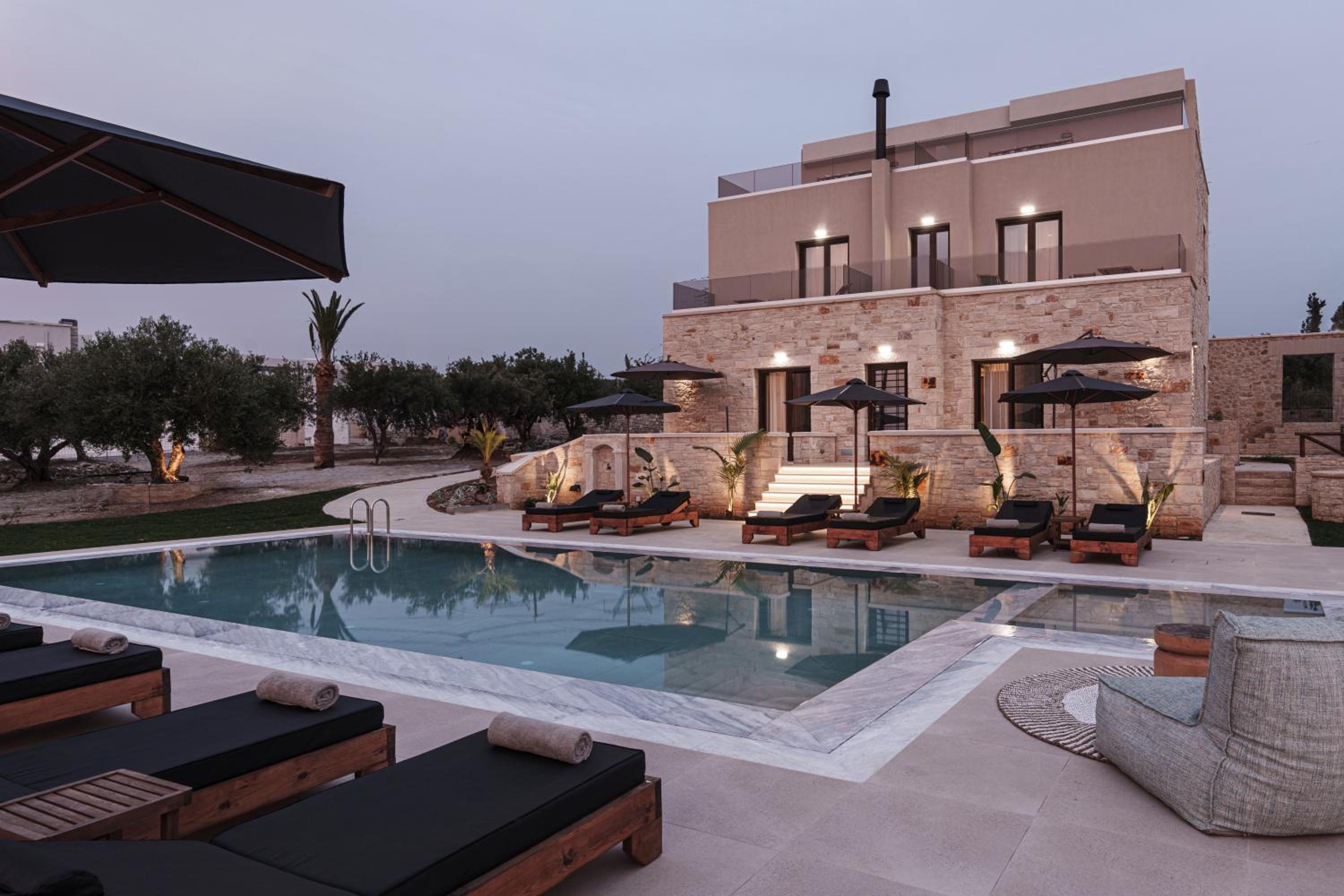 Viràn Villa, Serene Escape with Eco Pool & Spa Whirlpool, By ThinkVilla
