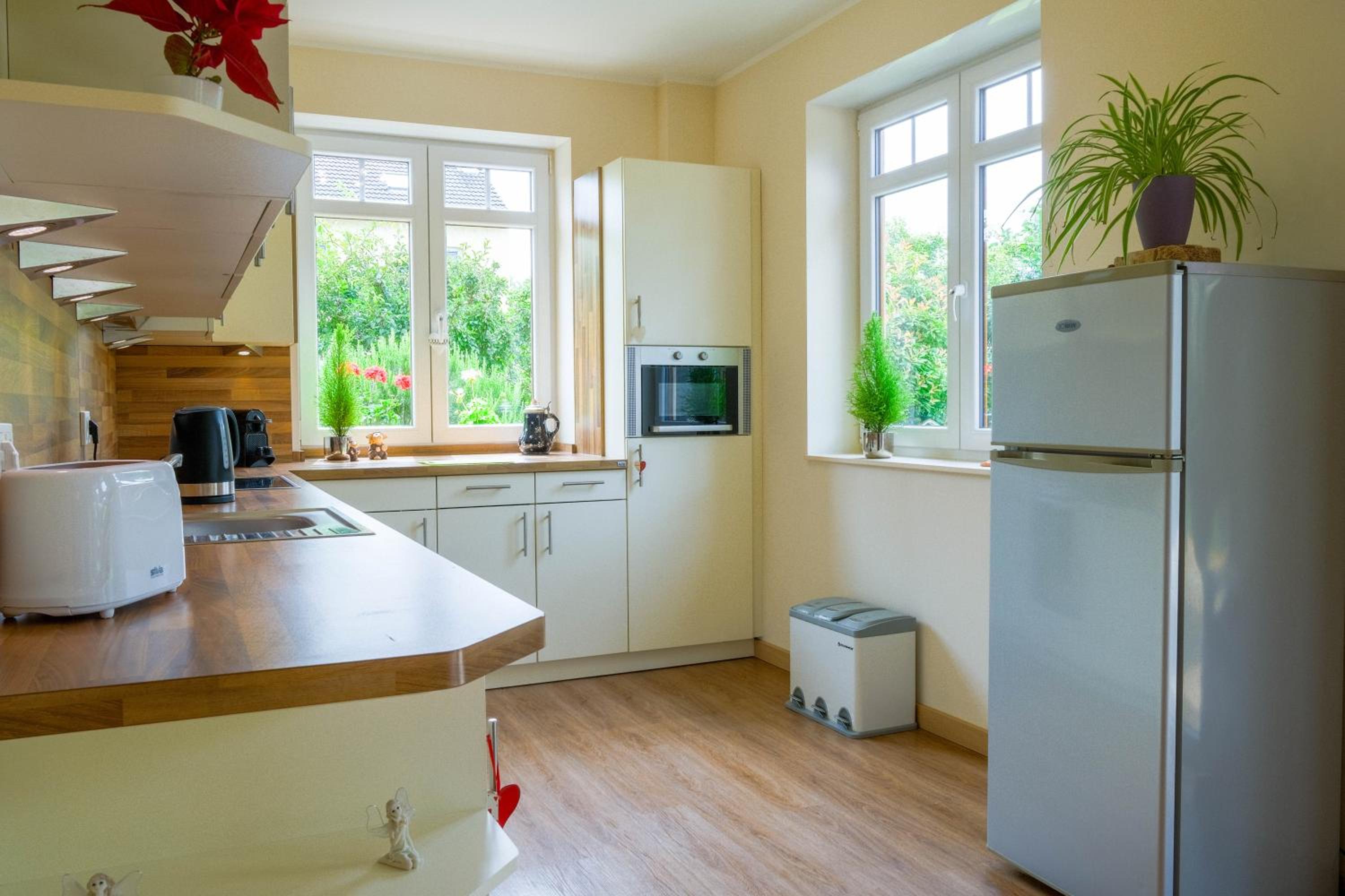 Dahem-Apartments - ruhig Parkplatz Rhein Main Gebiet gut erreichbar - 3 Apartments - barrierefrei mit Garten und Hund auf Anfrage -- 2 SZ Maisonette mit Ba