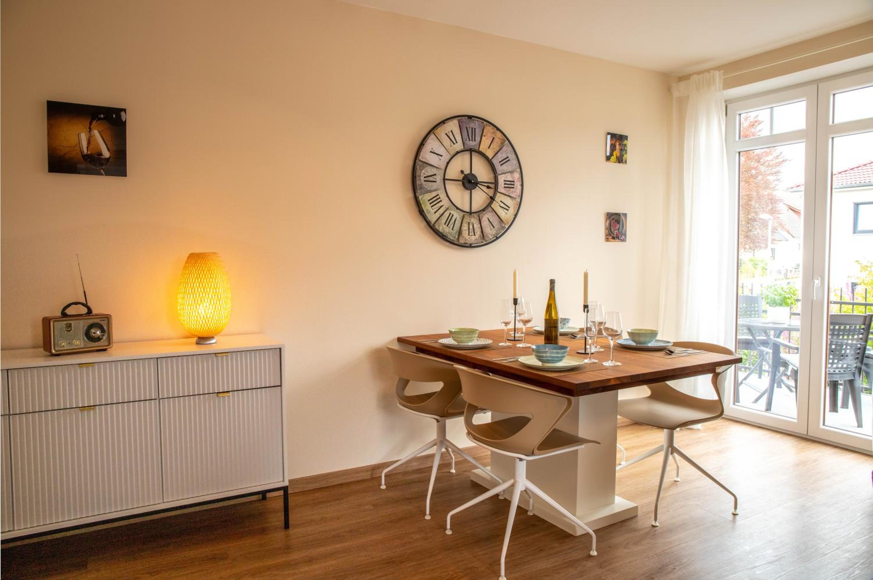 Dahem-Apartments - ruhig Parkplatz Rhein Main Gebiet gut erreichbar - 3 Apartments - barrierefrei mit Garten und Hund auf Anfrage -- 2 SZ Maisonette mit Ba