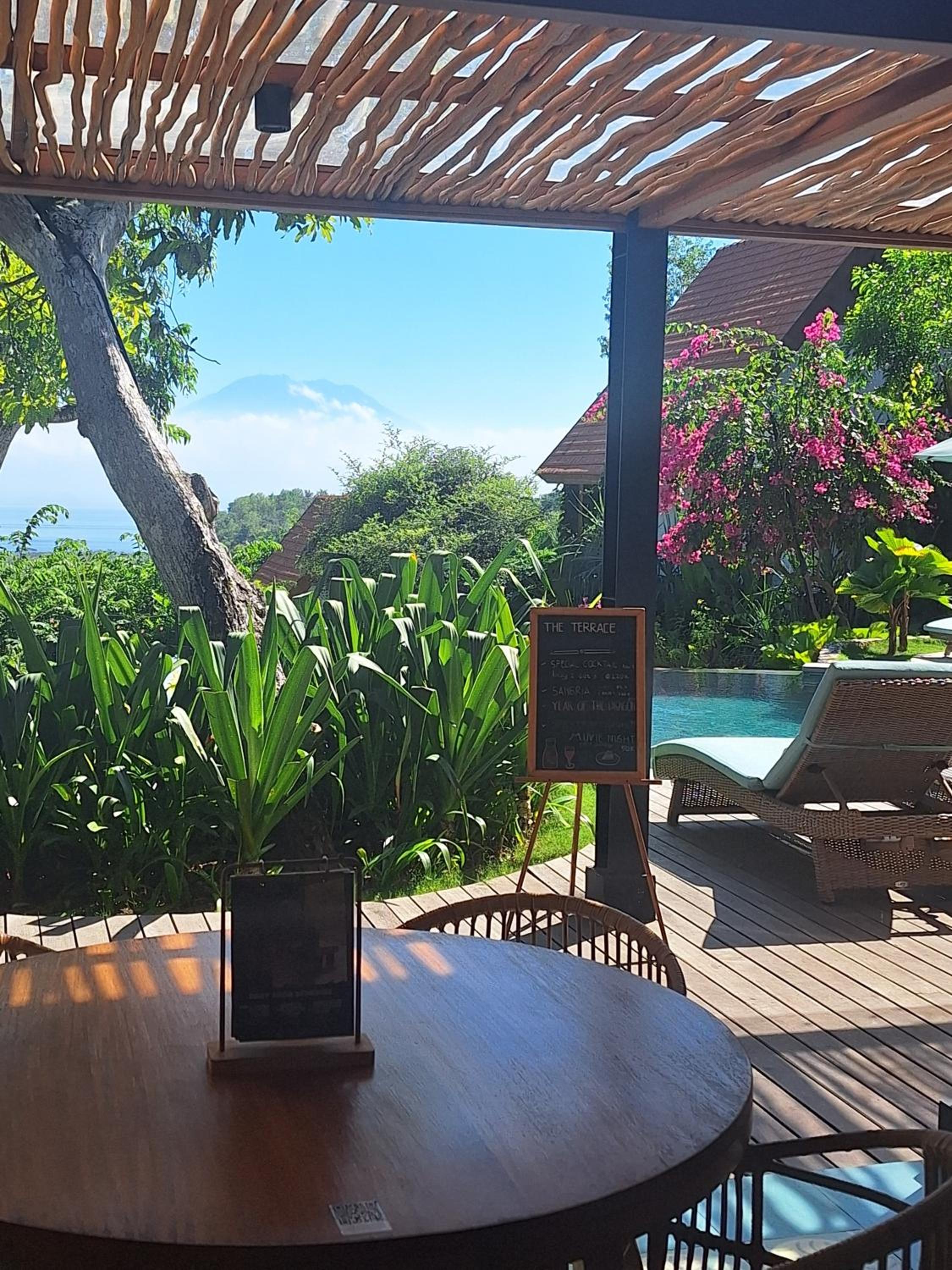 Deep Roots Dive & Yoga Resort view 3