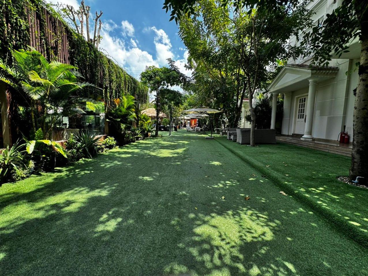 Hidden Mansions Saigon Resort