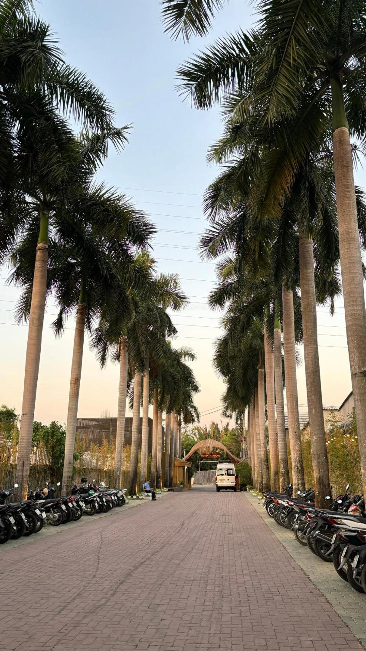 Hidden Mansions Saigon Resort