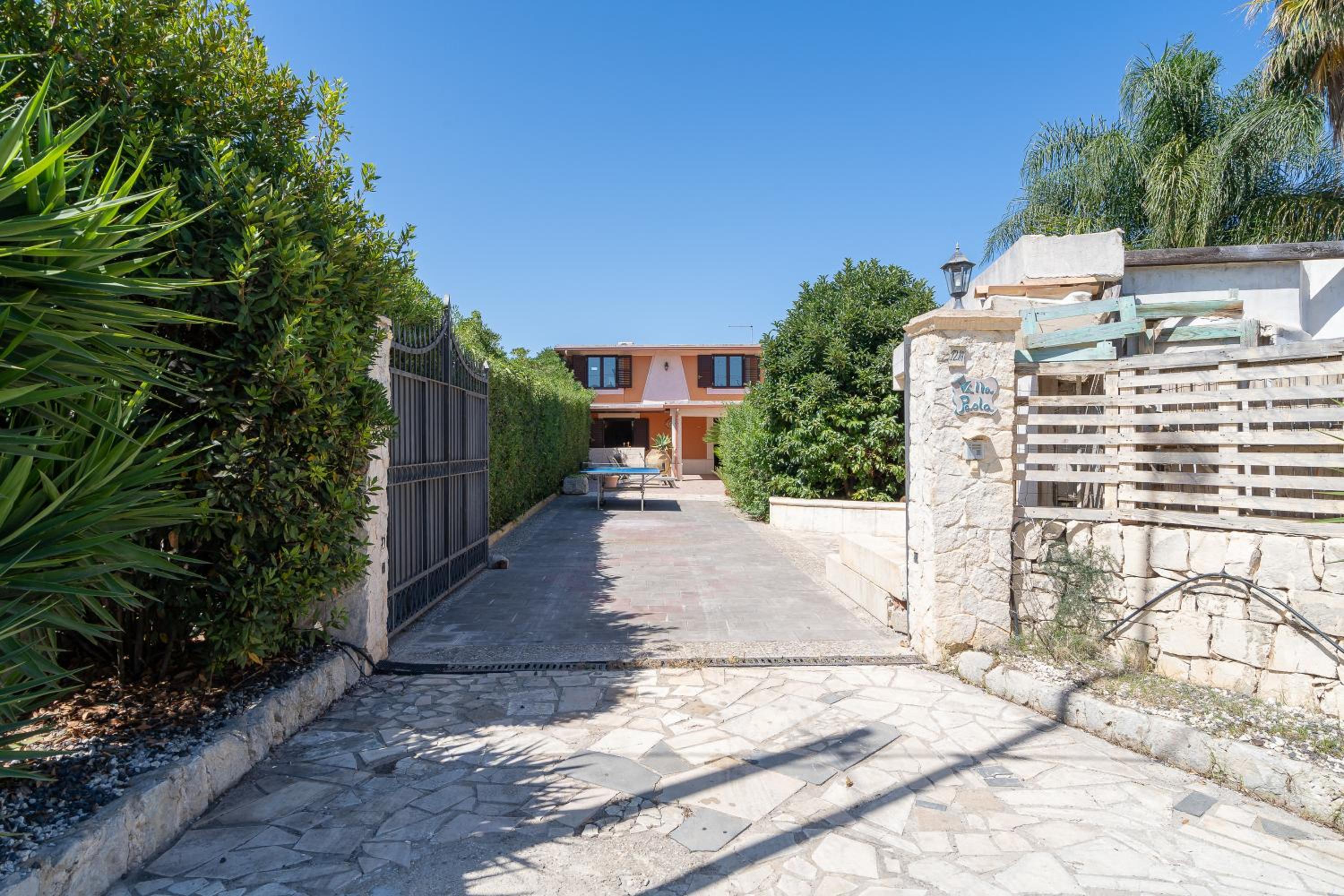 Villa piscina a due passi dal mare