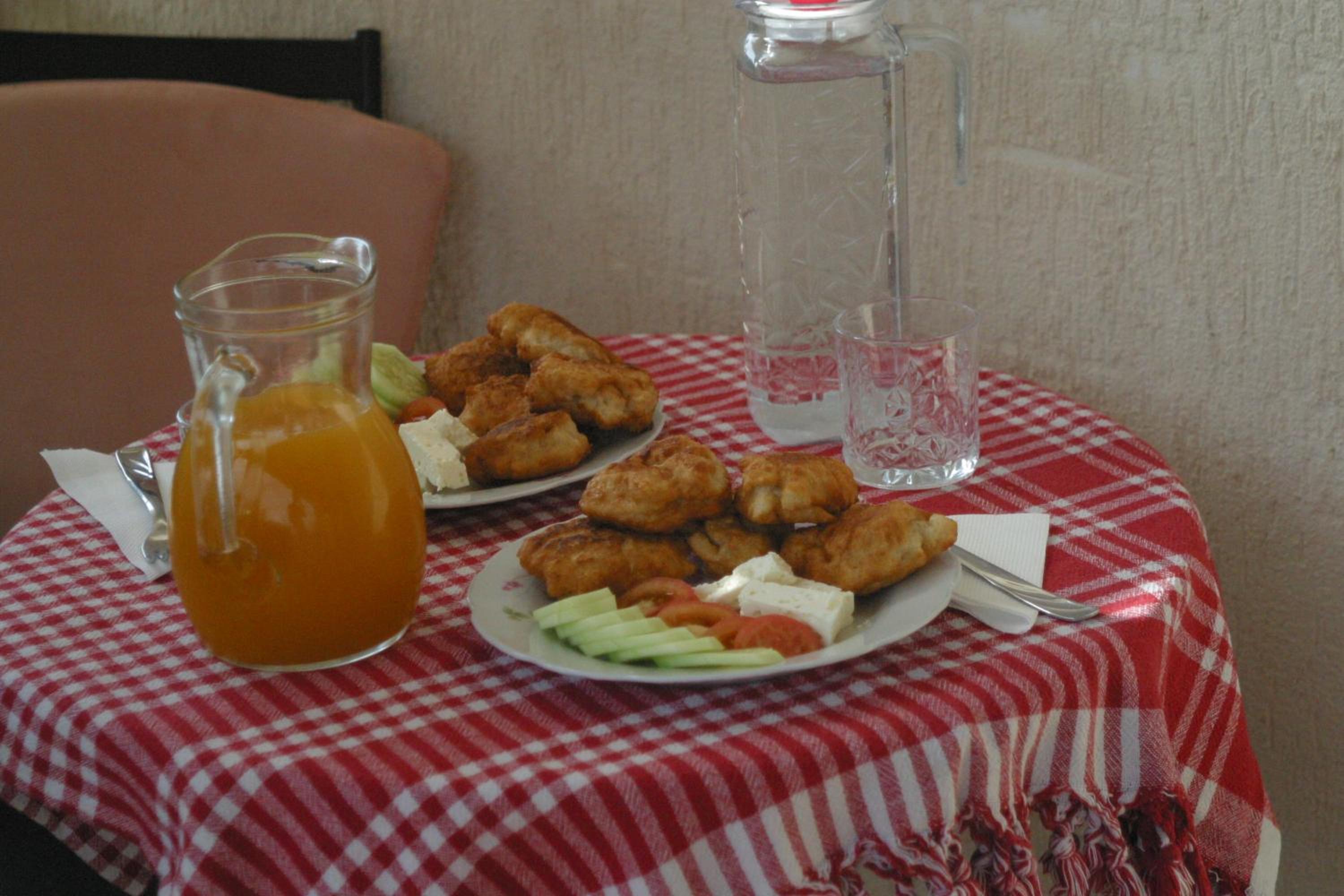 Villa Berat - View of Berat Castle & Traditional Breakfast