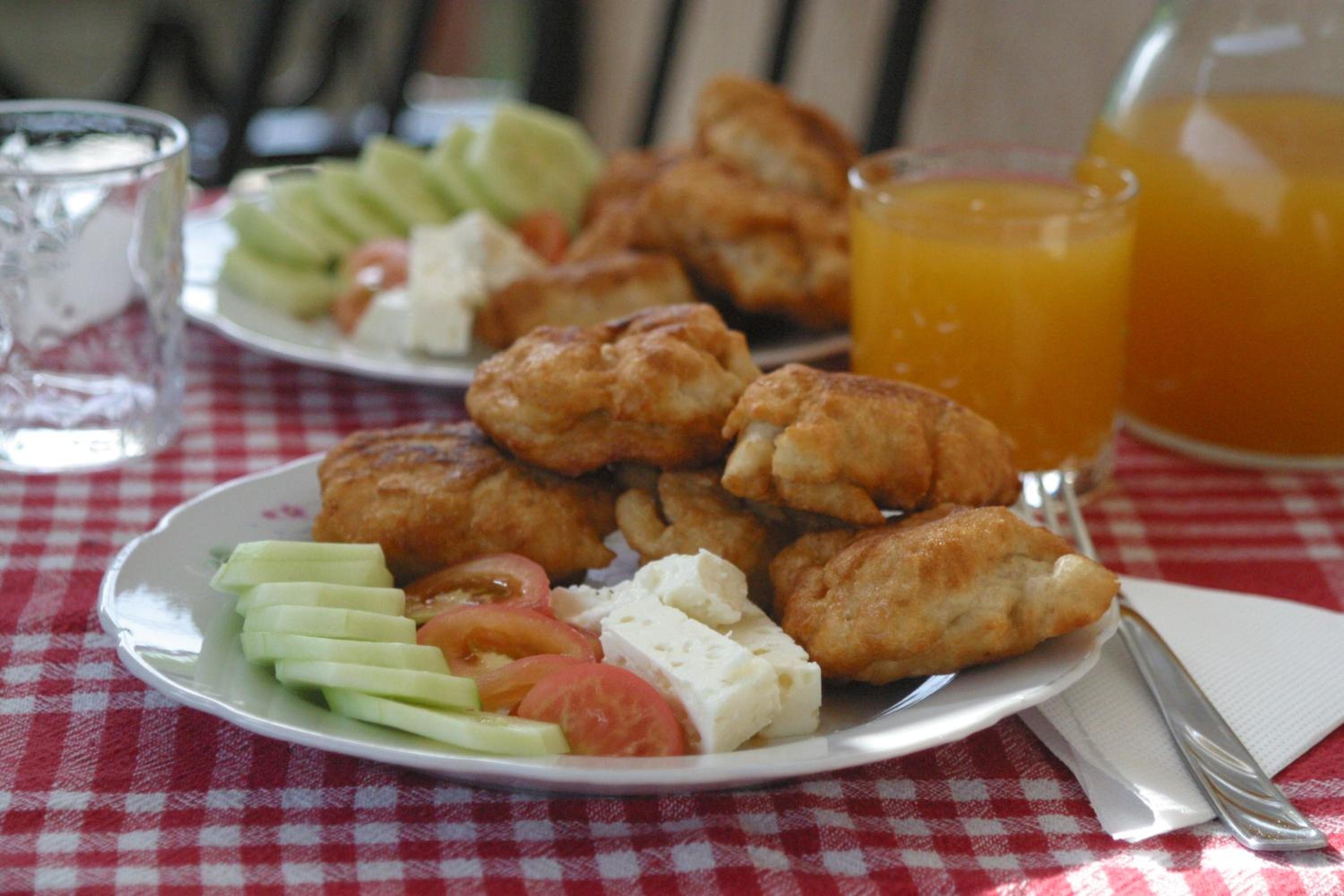Villa Berat - View of Berat Castle & Traditional Breakfast