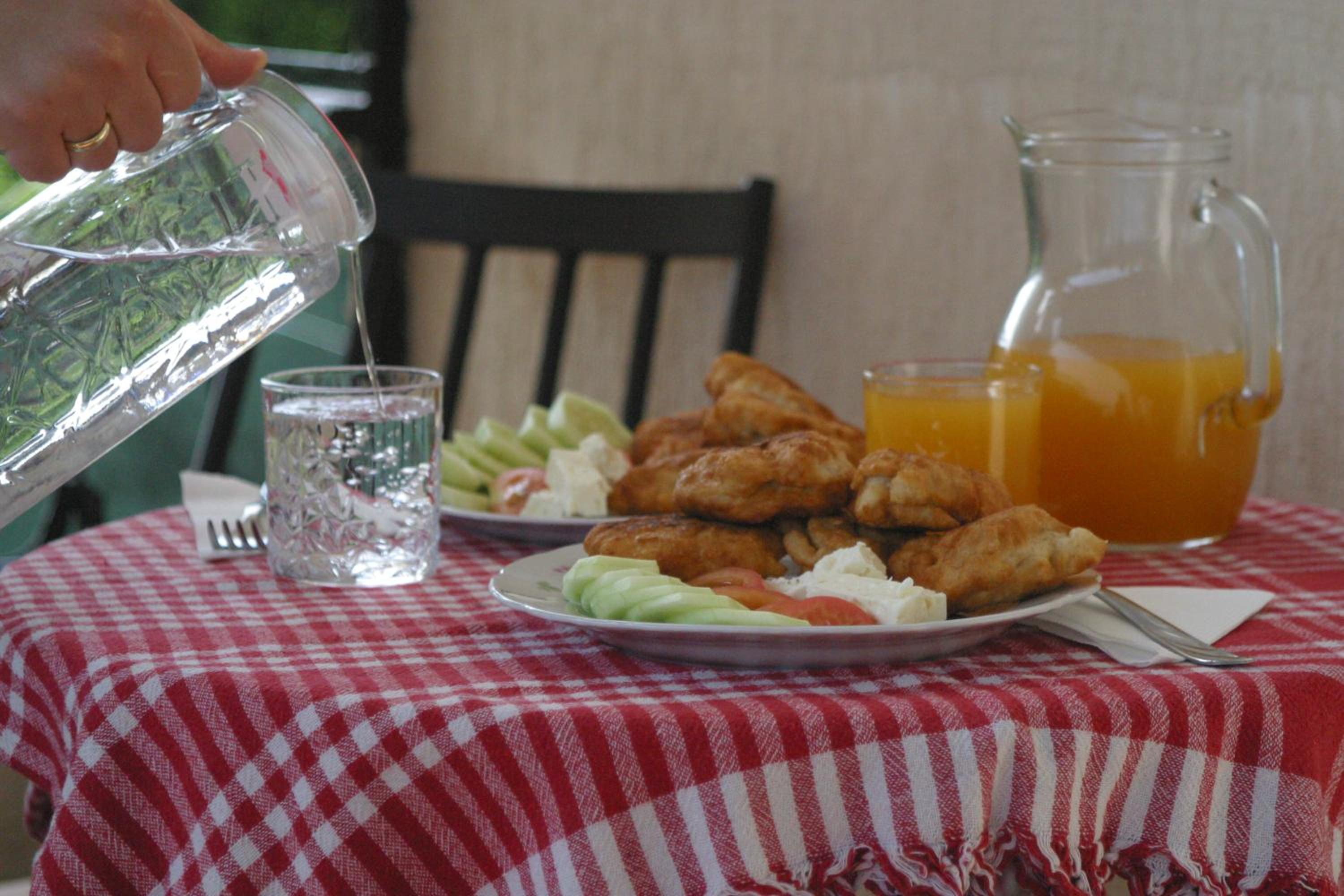 Villa Berat - View of Berat Castle & Traditional Breakfast