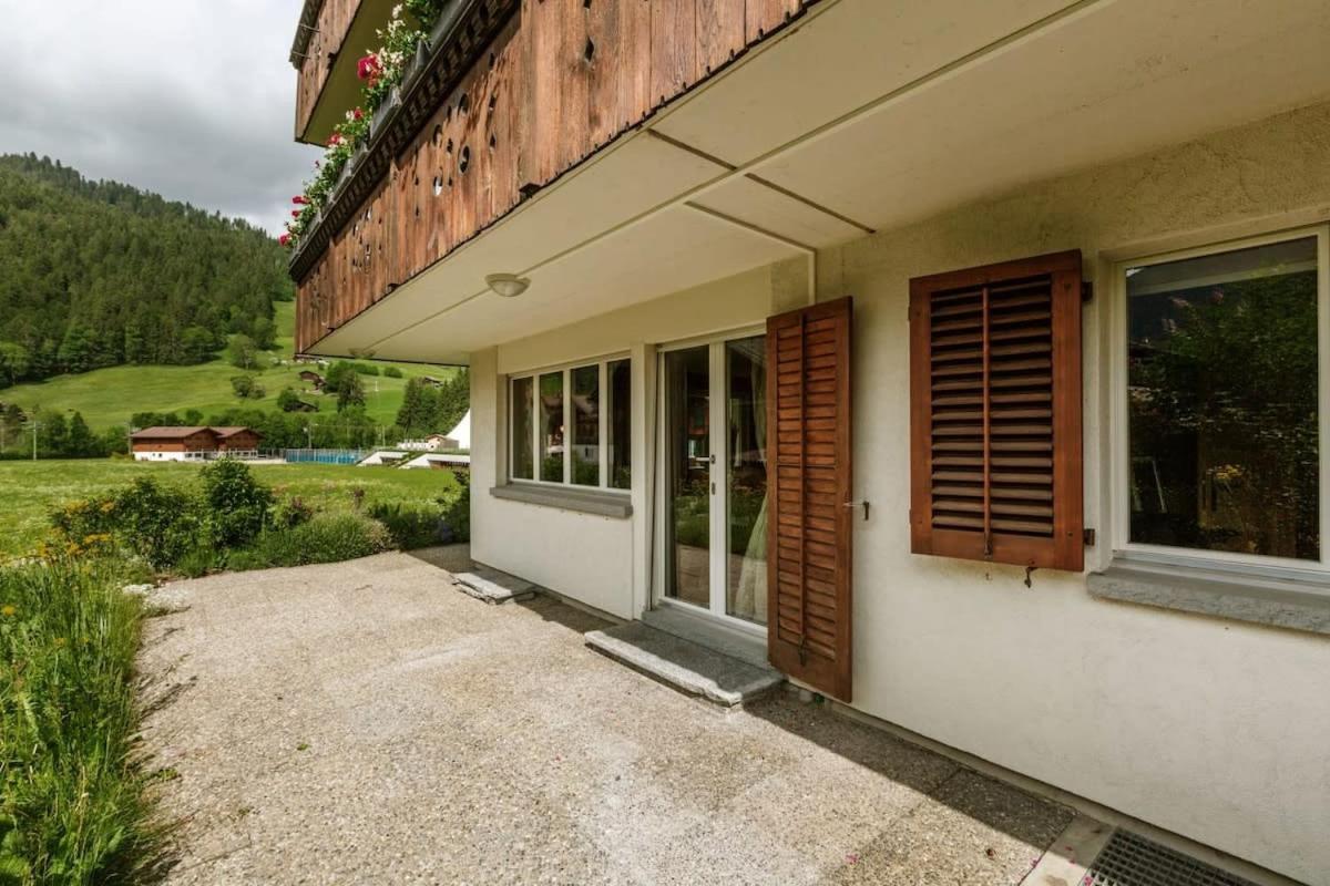 Gstaad Luxurious flat with terrace stunning views