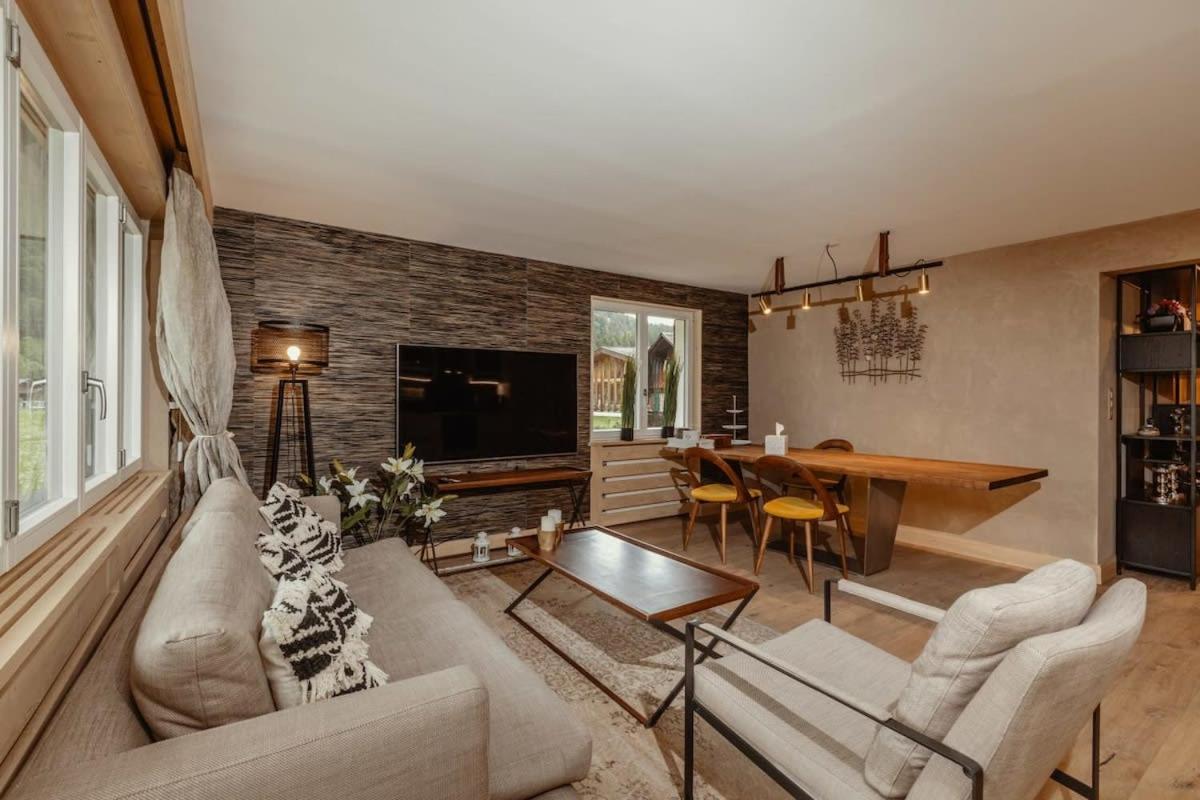Gstaad Luxurious flat with terrace stunning views
