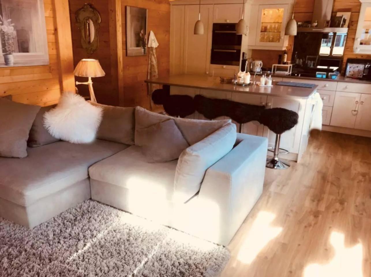 Cozy Scenic Family Chalet Gstaad Glacier 3000