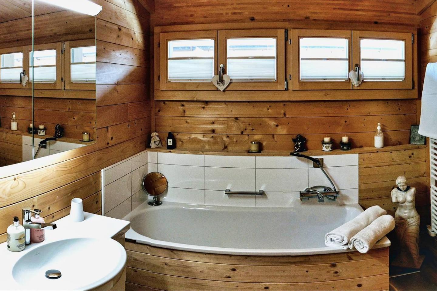 Cozy Scenic Family Chalet Gstaad Glacier 3000
