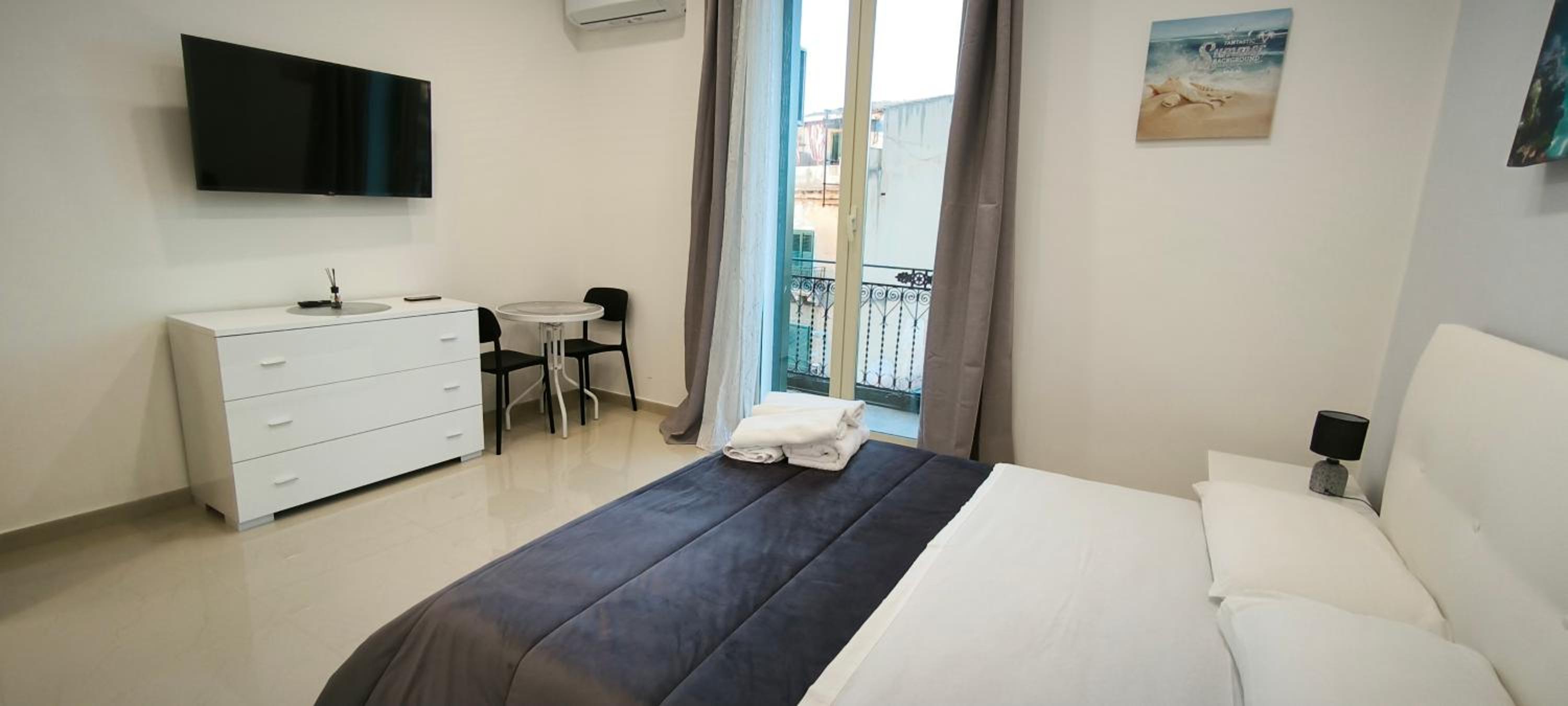 Lucia Apartments Cattedrale view 2