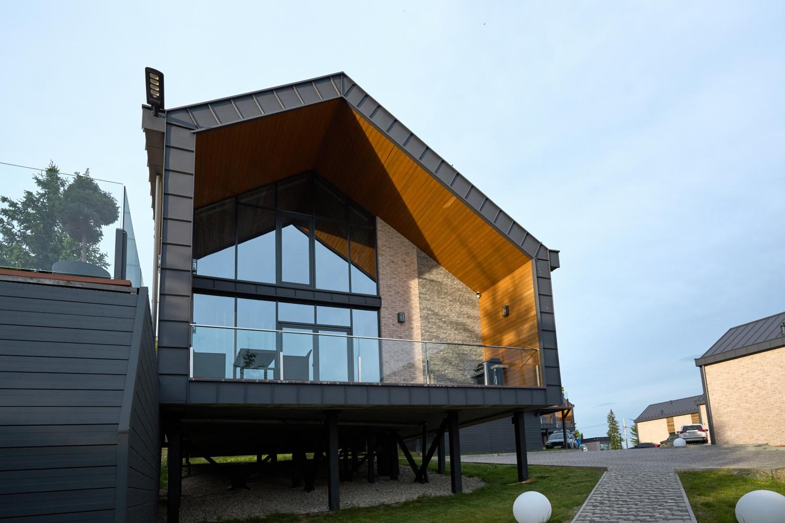 Photo 10