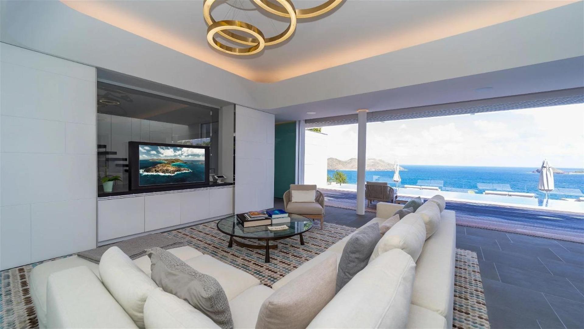 Luxurious Oceanfront Villa in Anse Des Cayes