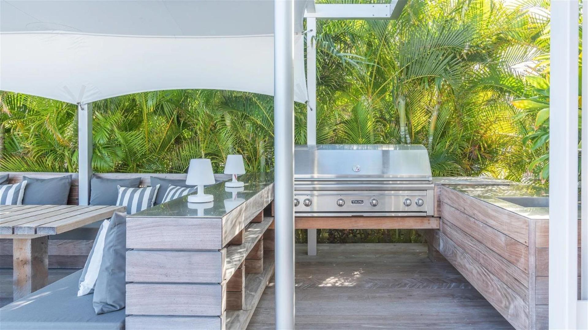 Luxurious Oceanfront Villa in Anse Des Cayes