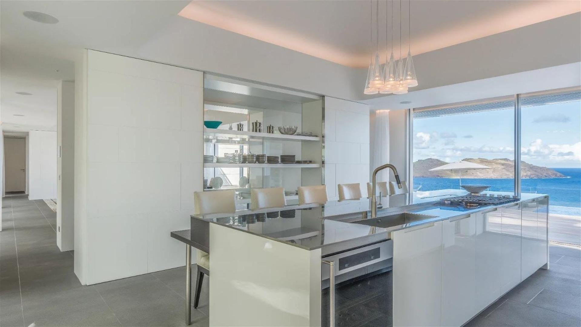 Luxurious Oceanfront Villa in Anse Des Cayes