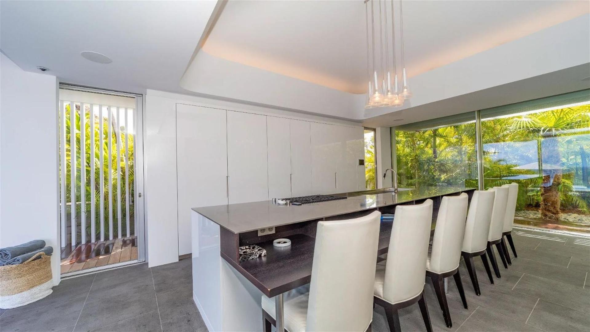 Luxurious Oceanfront Villa in Anse Des Cayes