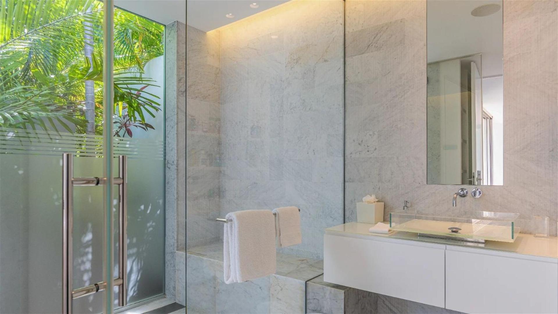 Luxurious Oceanfront Villa in Anse Des Cayes