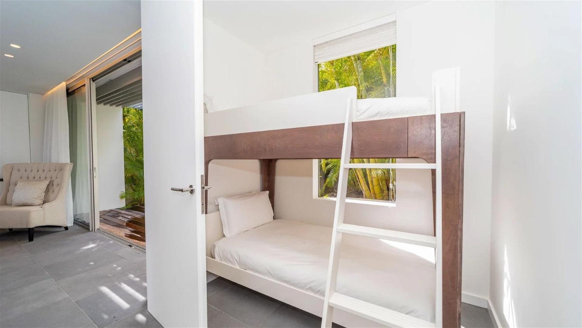 Luxurious Oceanfront Villa in Anse Des Cayes
