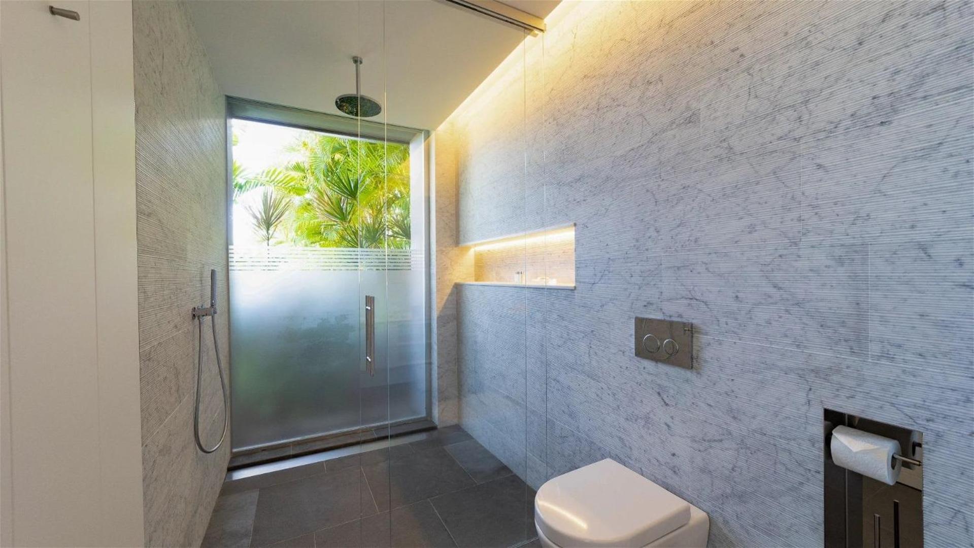Luxurious Oceanfront Villa in Anse Des Cayes