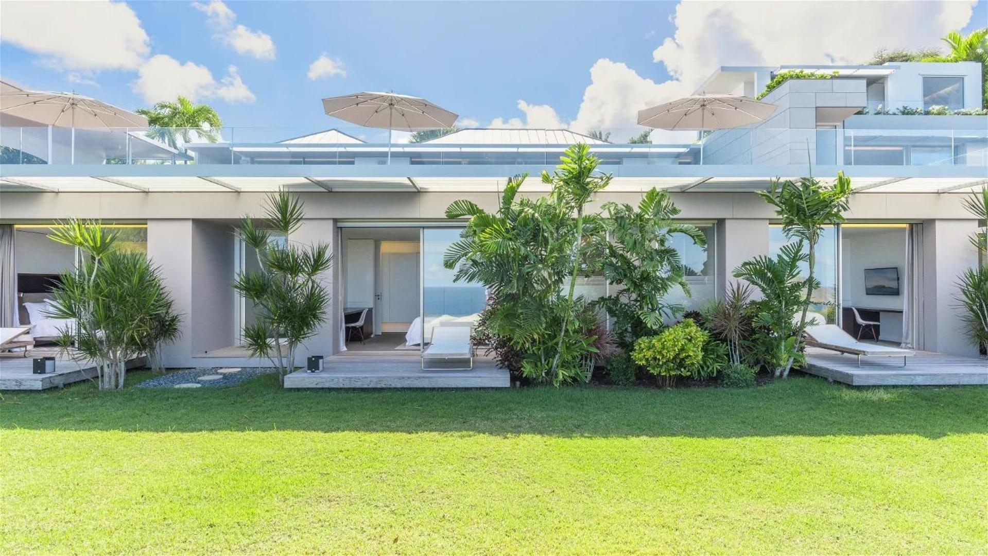 Luxurious Oceanfront Villa in Anse Des Cayes