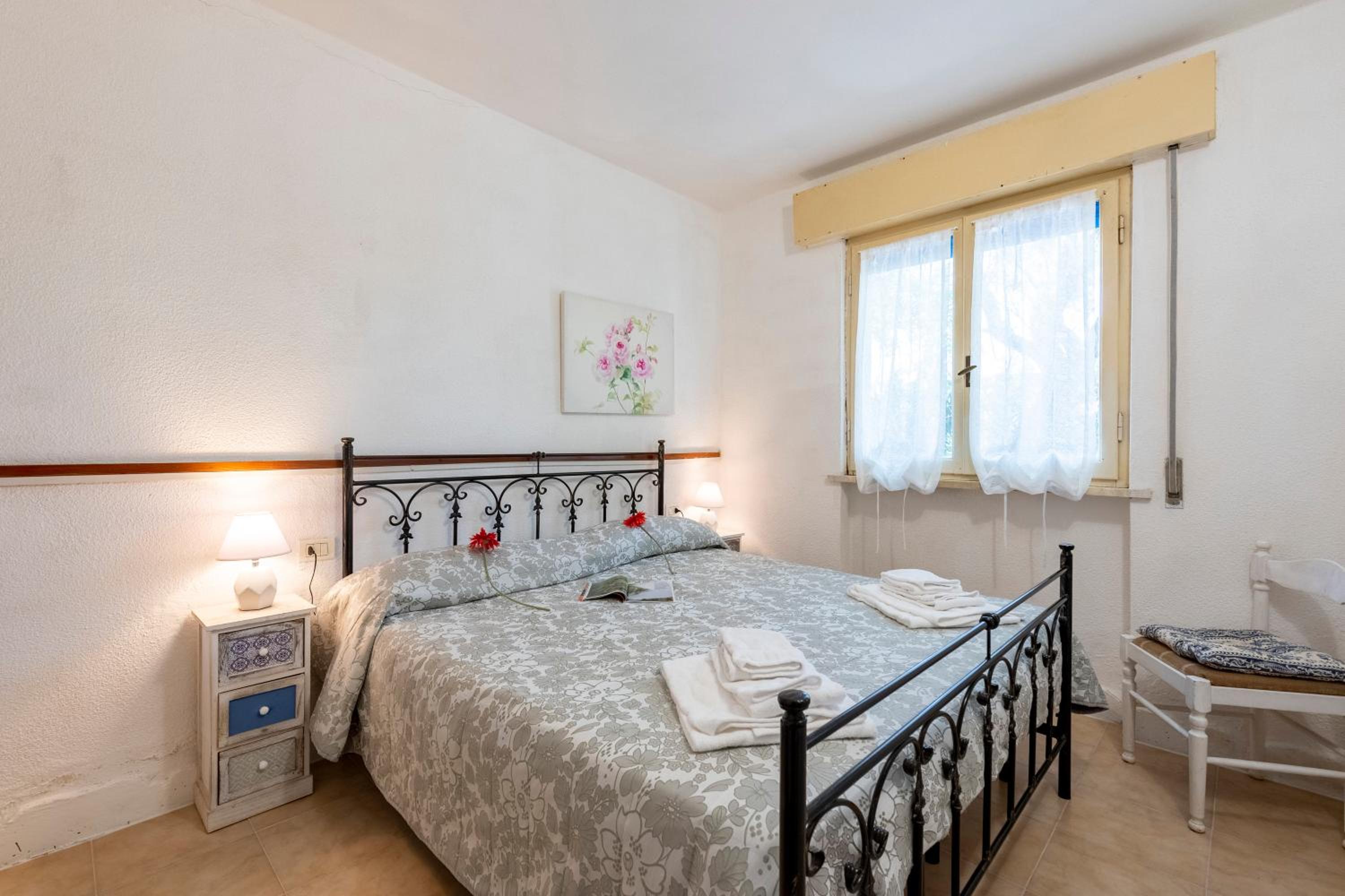 La Casina Del Pescatore On the Beach - Happy Rentals view 4