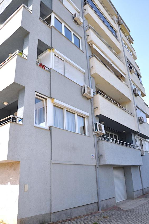 Alton Apartment