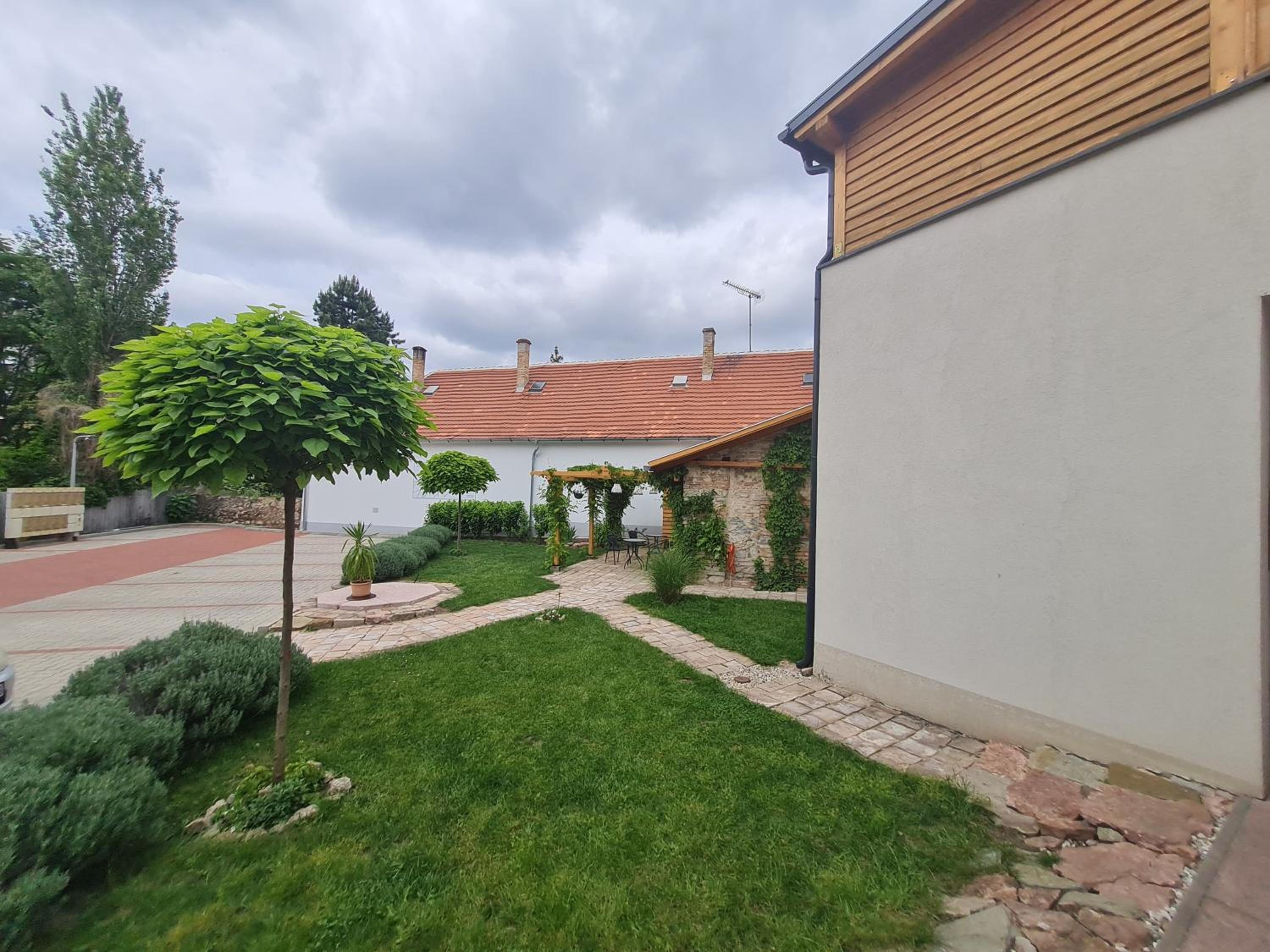 Kossuth Apartmanház
