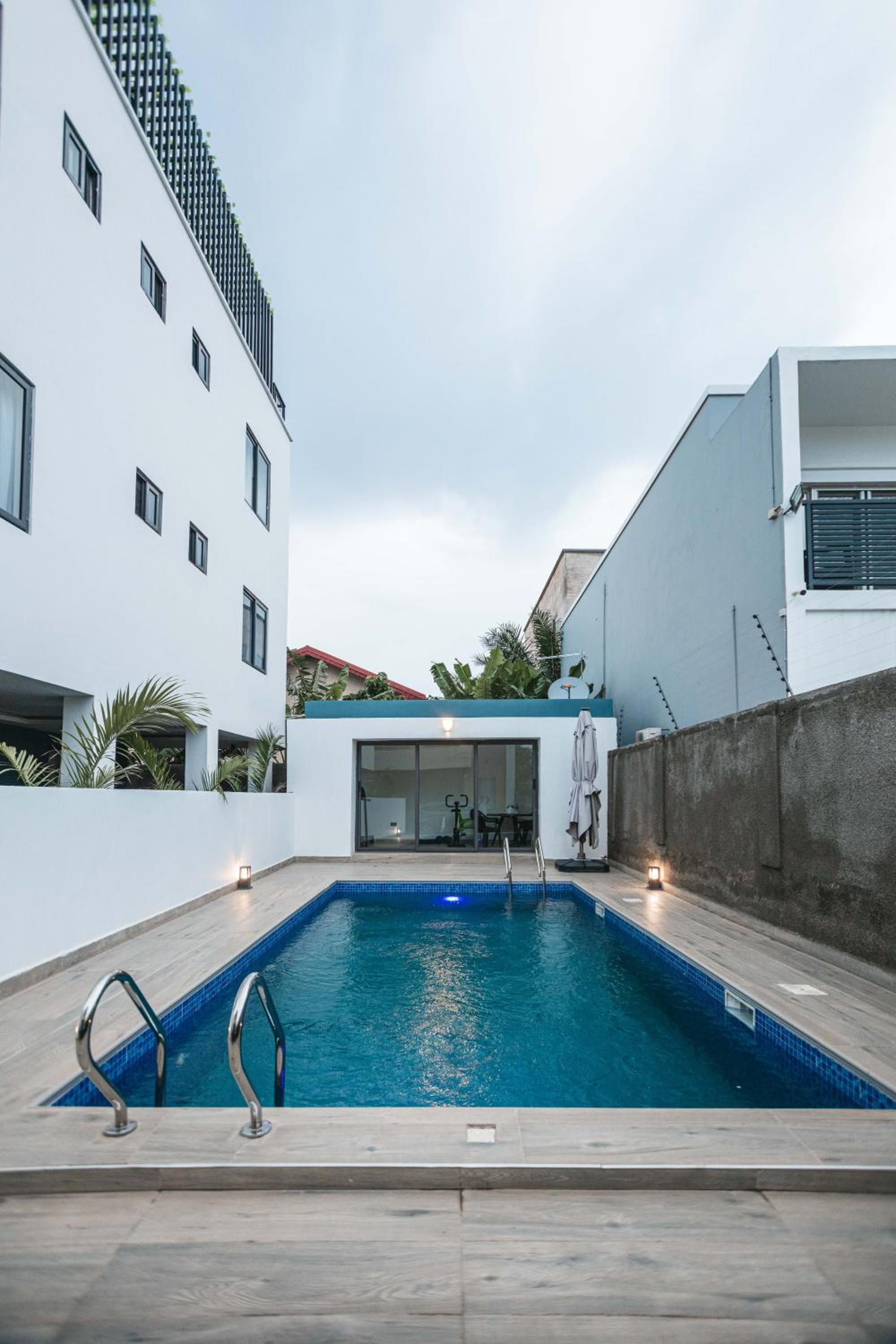 Stylish 2BR Apartment view 2