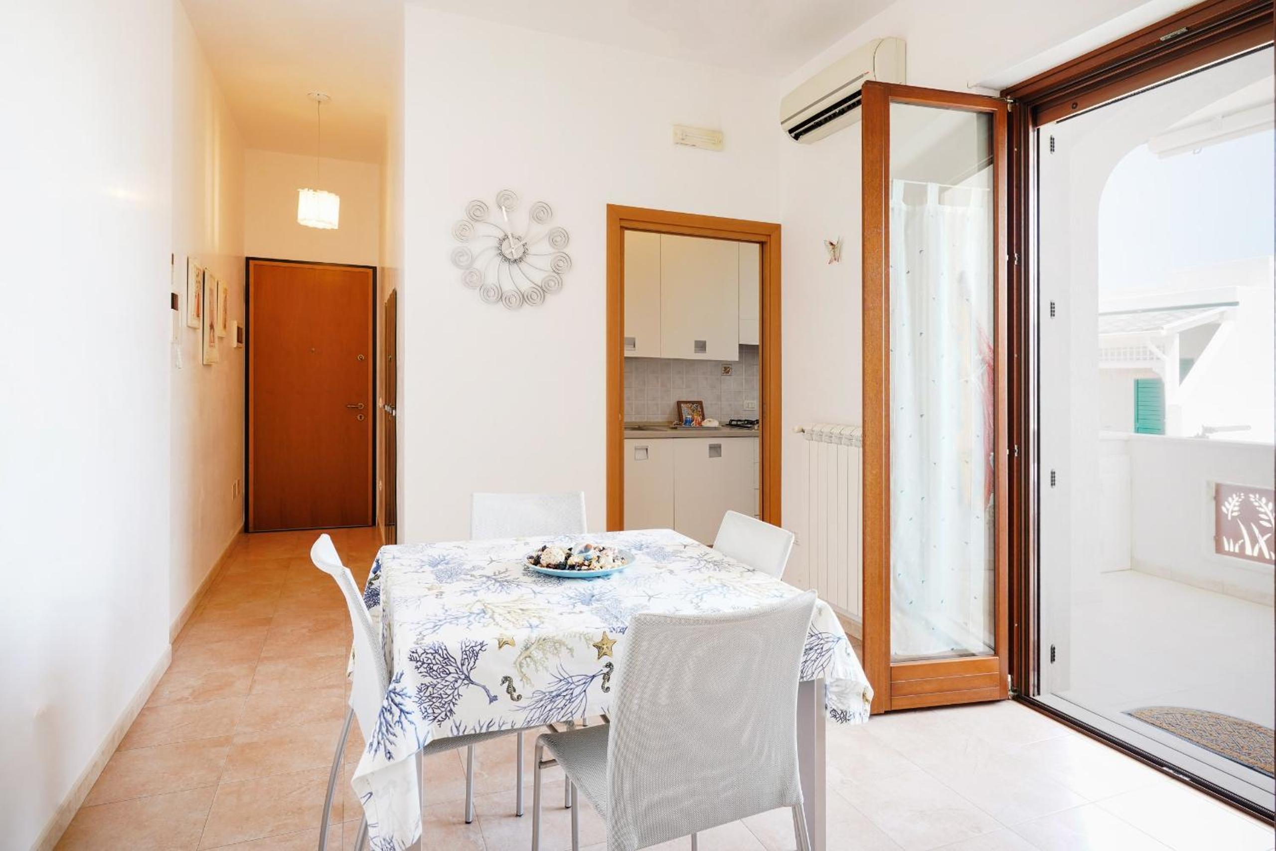 Appartamento a Torre Canne con balcone photo 4