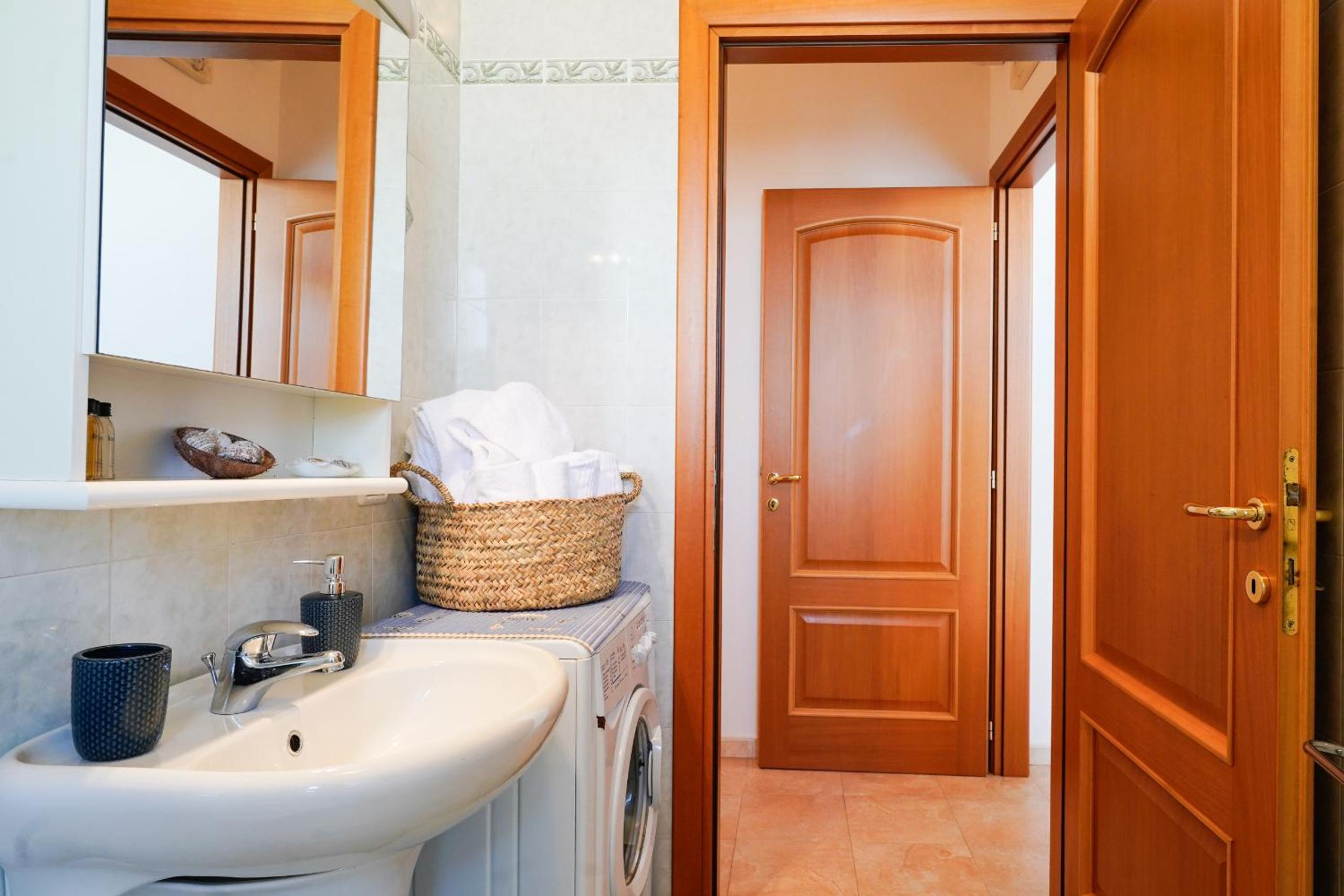 Appartamento a Torre Canne con balcone photo 2