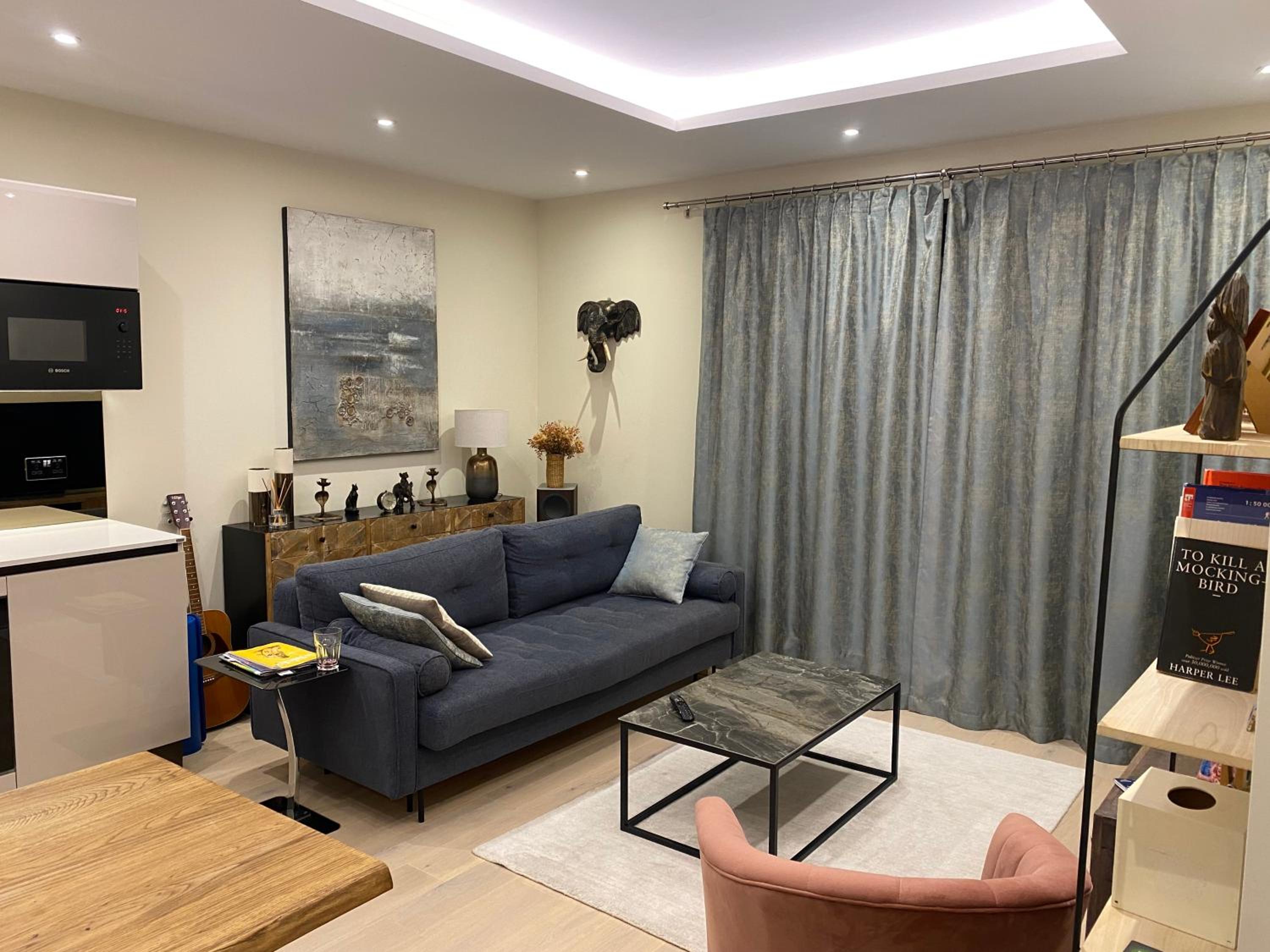 Stunning One Bedroom Luxury Apartment view 5