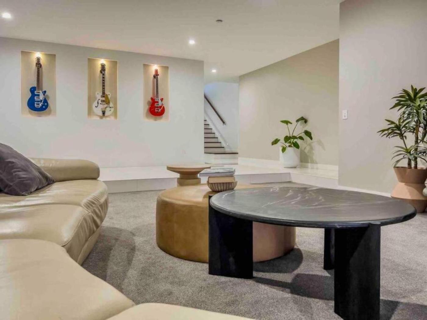 12 Sleep Millionaire's Waterfront