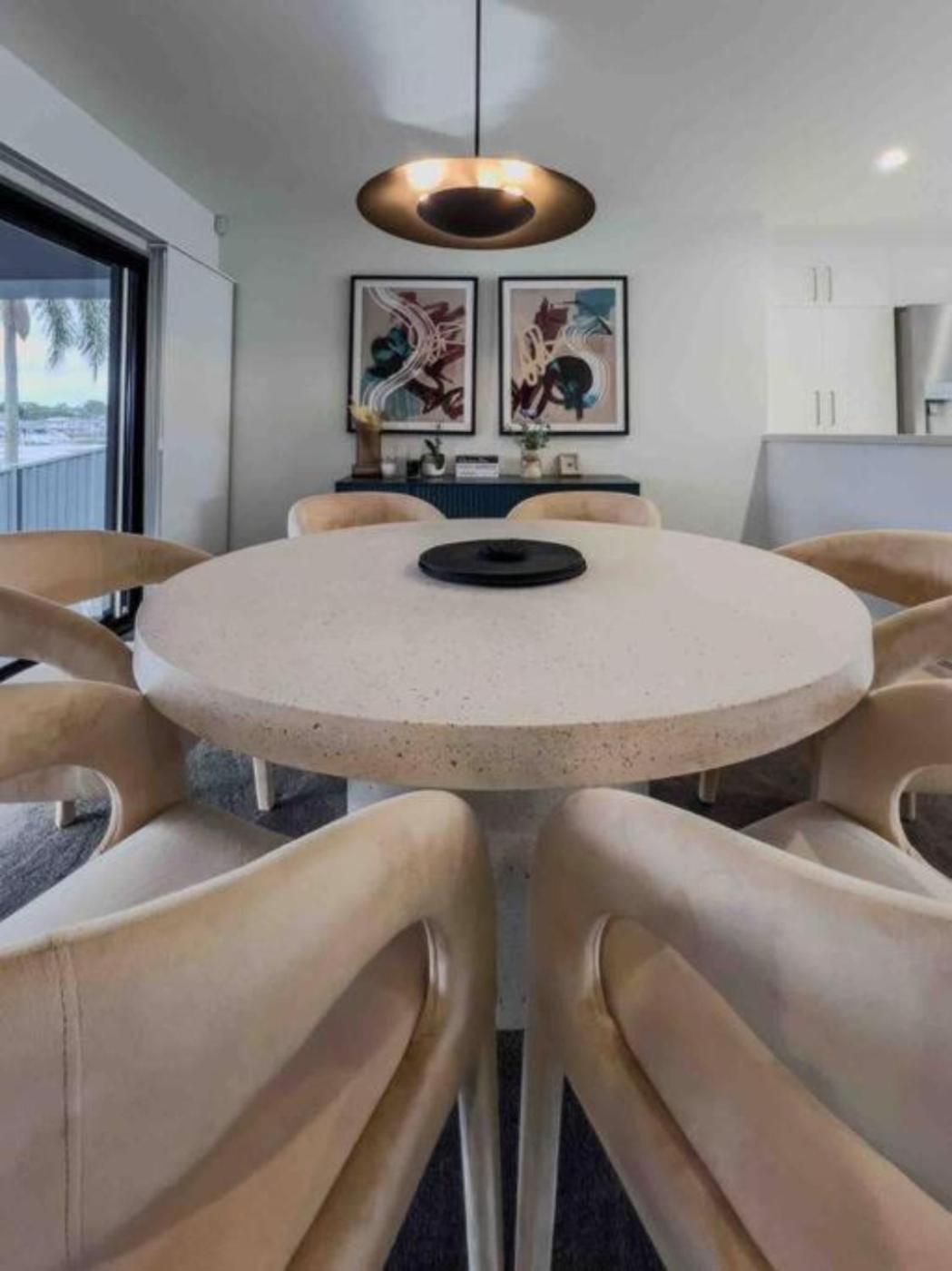 12 Sleep Millionaire's Waterfront