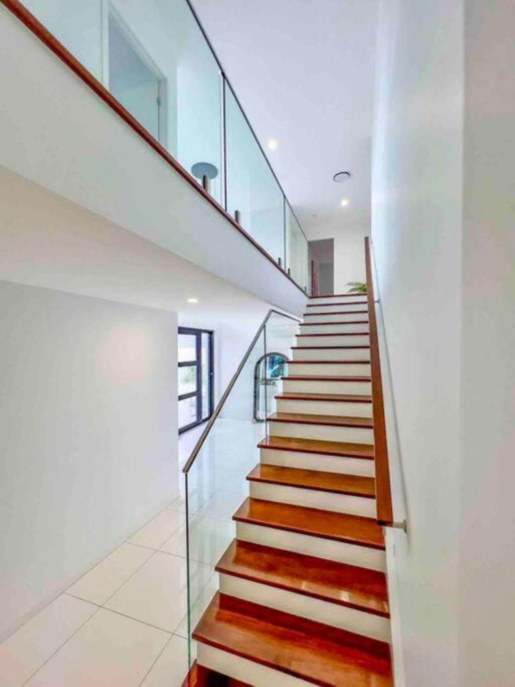 12 Sleep Millionaire's Waterfront