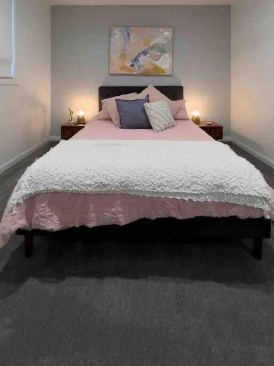 12 Sleep Millionaire's Waterfront