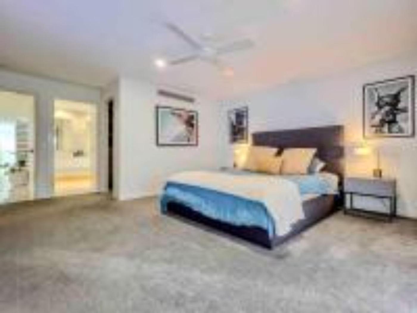12 Sleep Millionaire's Waterfront