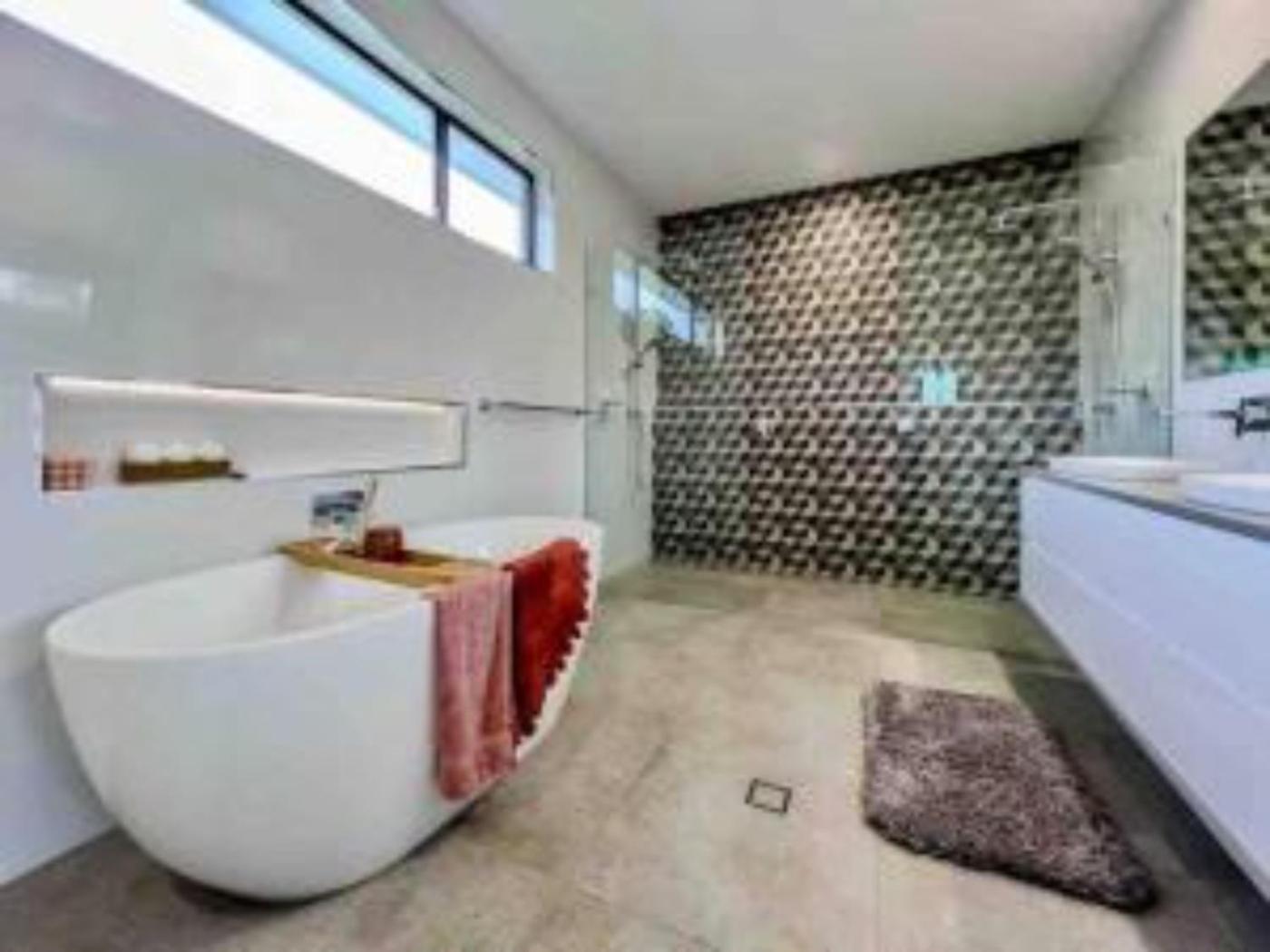 12 Sleep Millionaire's Waterfront