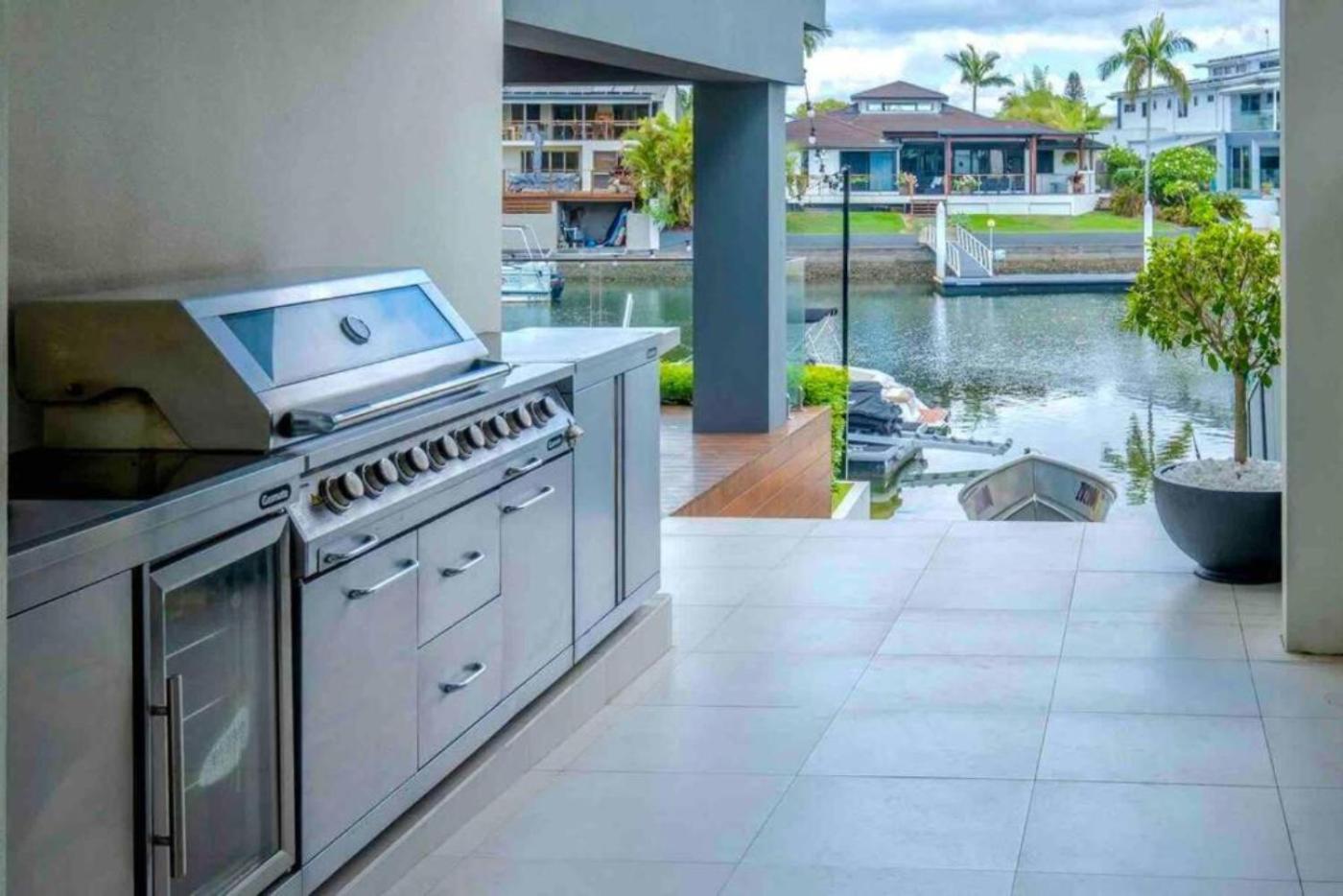 12 Sleep Millionaire's Waterfront