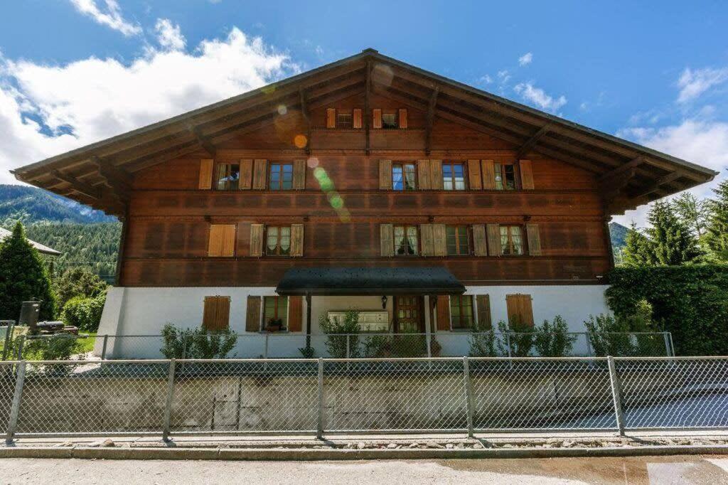 Gstaad - Cozy spacious Flat right in the village