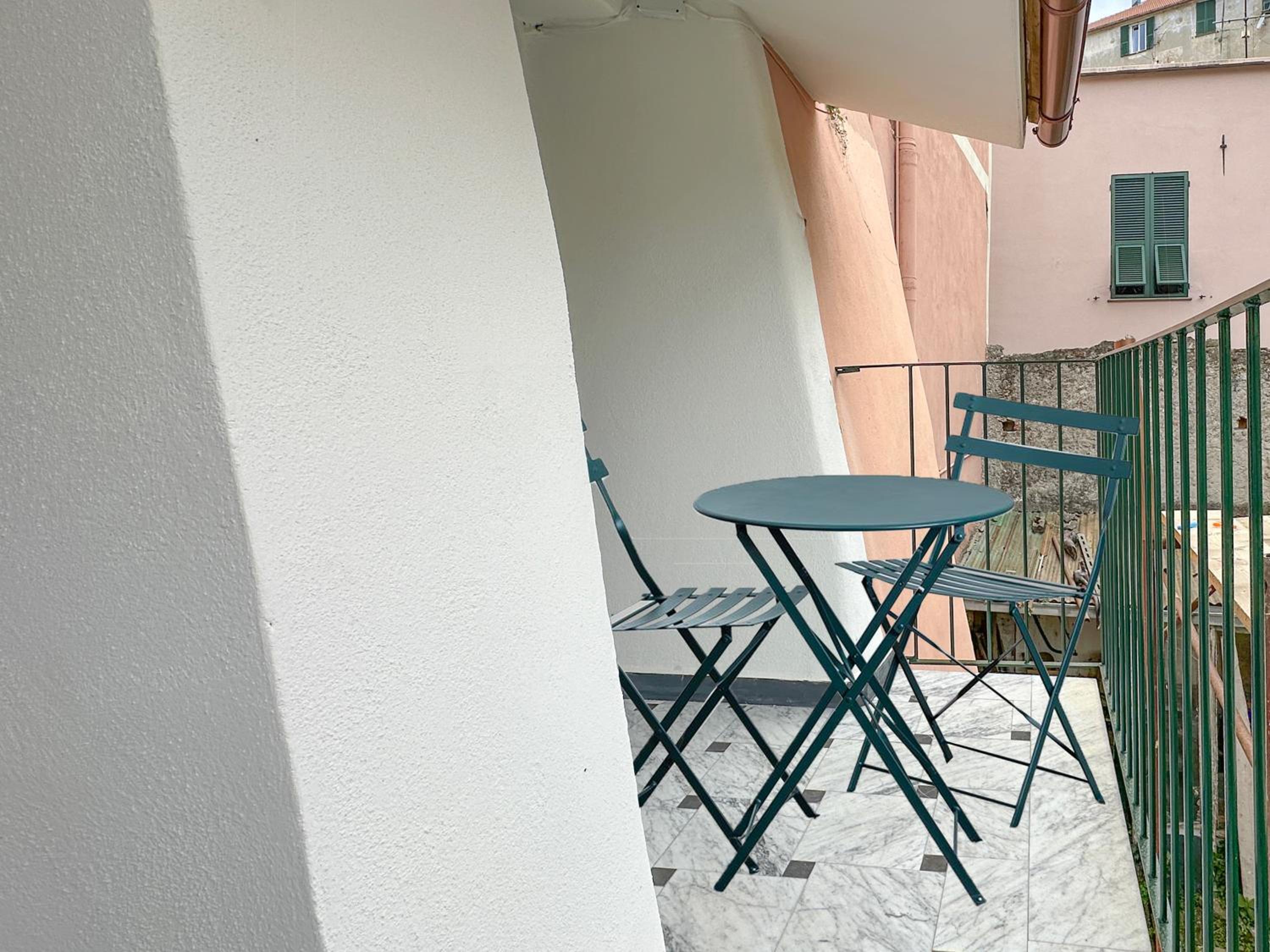 RivieraRent Bikers' Court